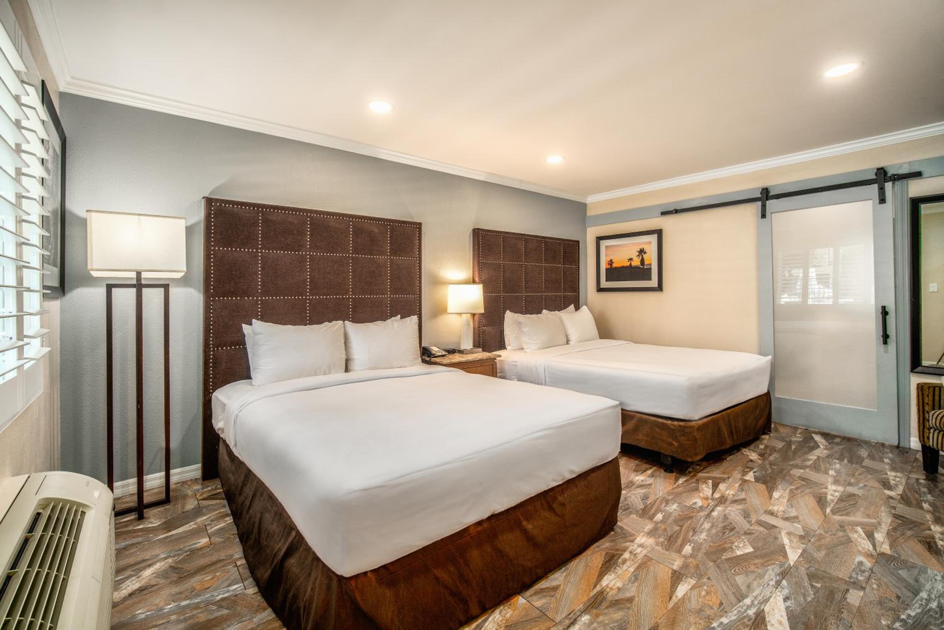 Standard Room, 2 Queen Beds, Non Smoking