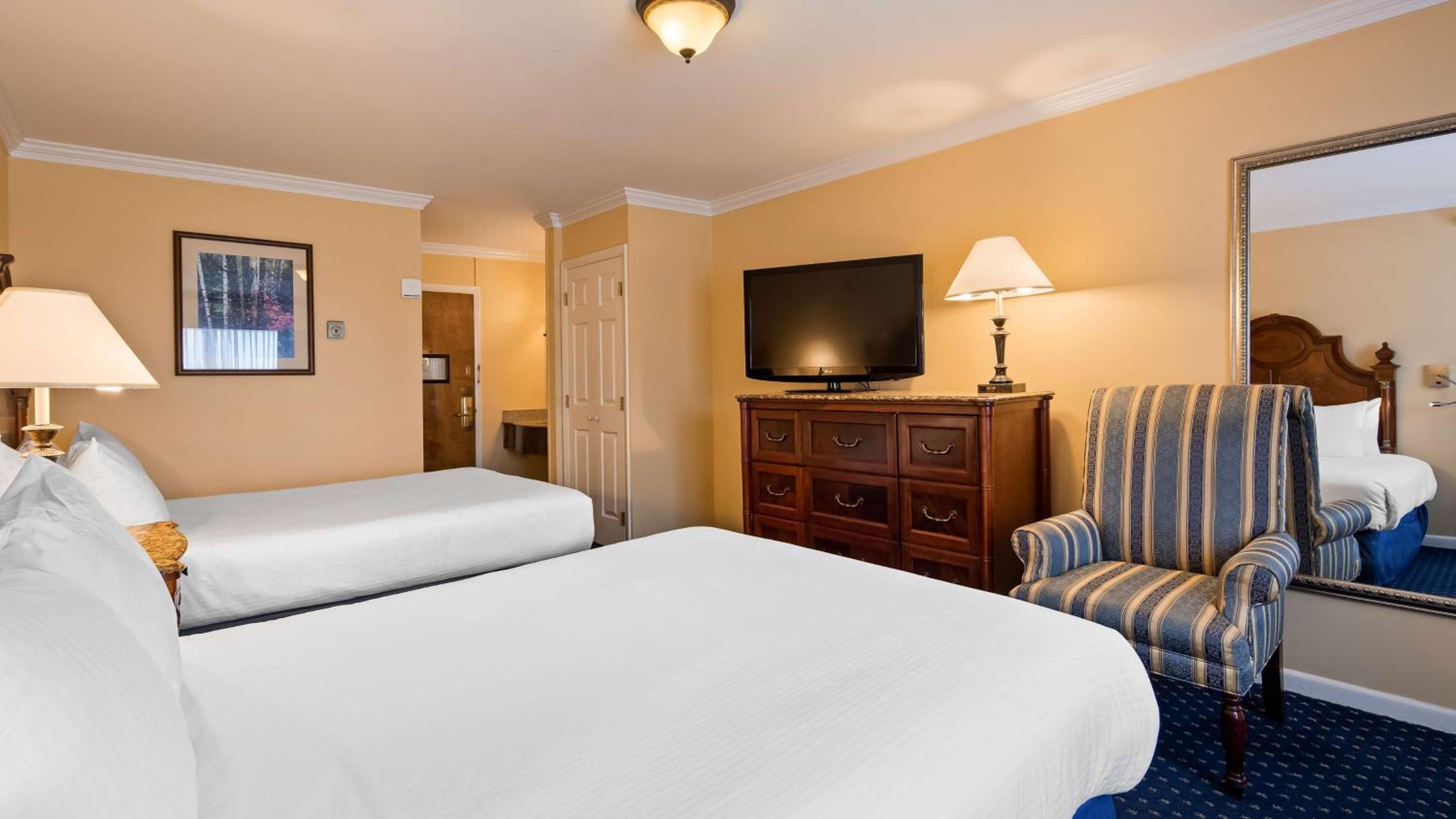 Queen Room with Two Queen Beds - Non-Smoking/Pet Friendly