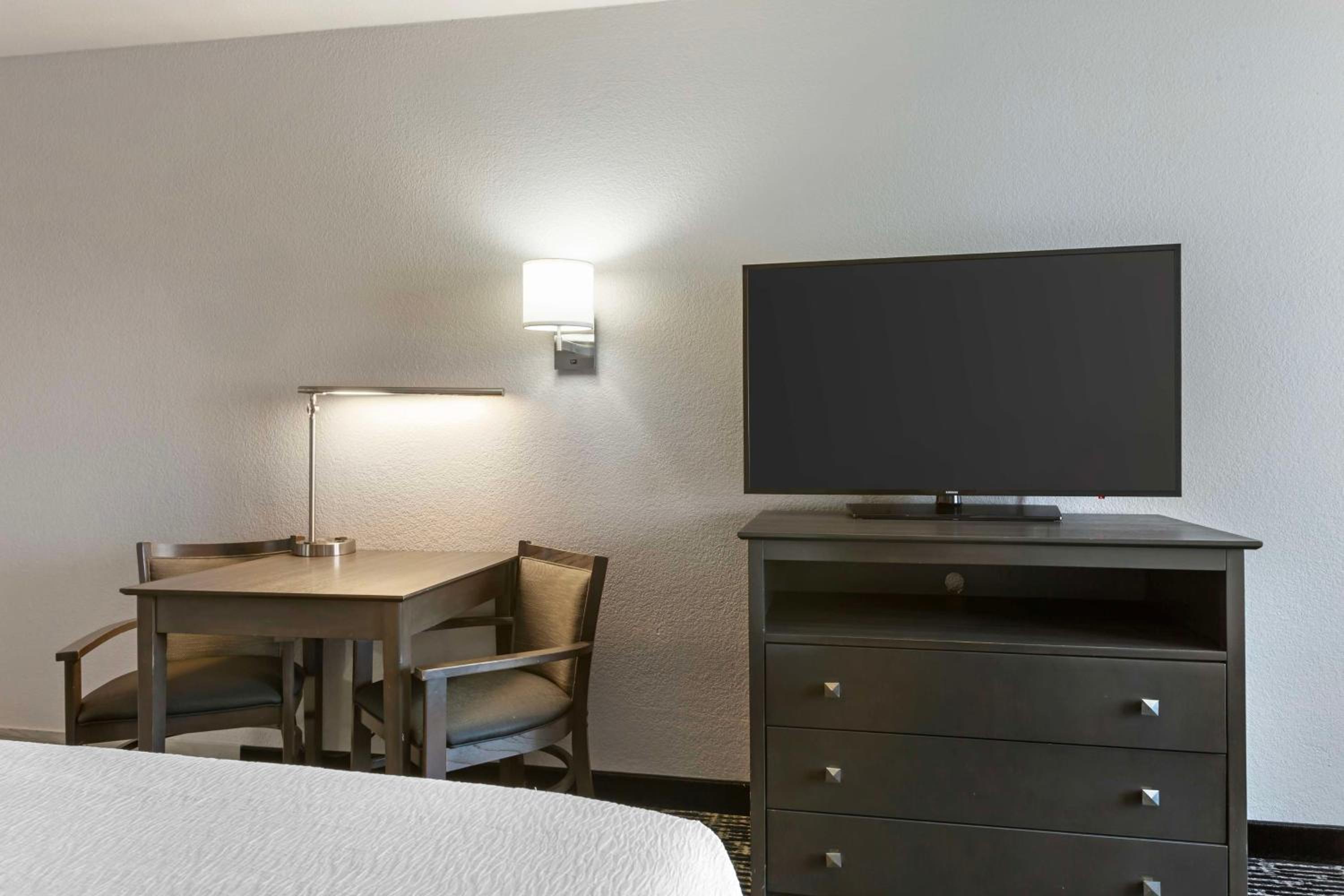 Corner Queen Room with Two Queen Beds