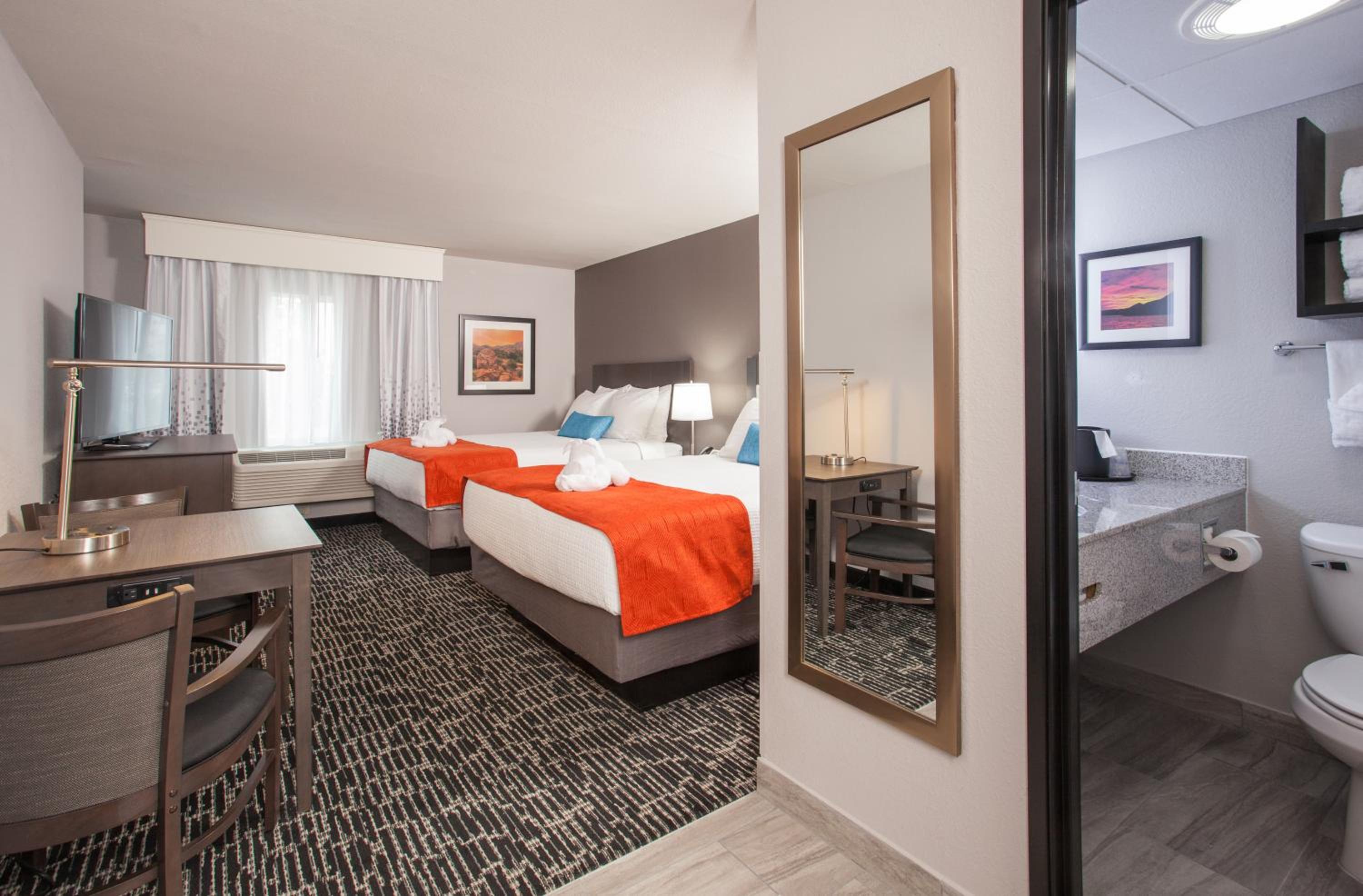 Corner Queen Room with Two Queen Beds