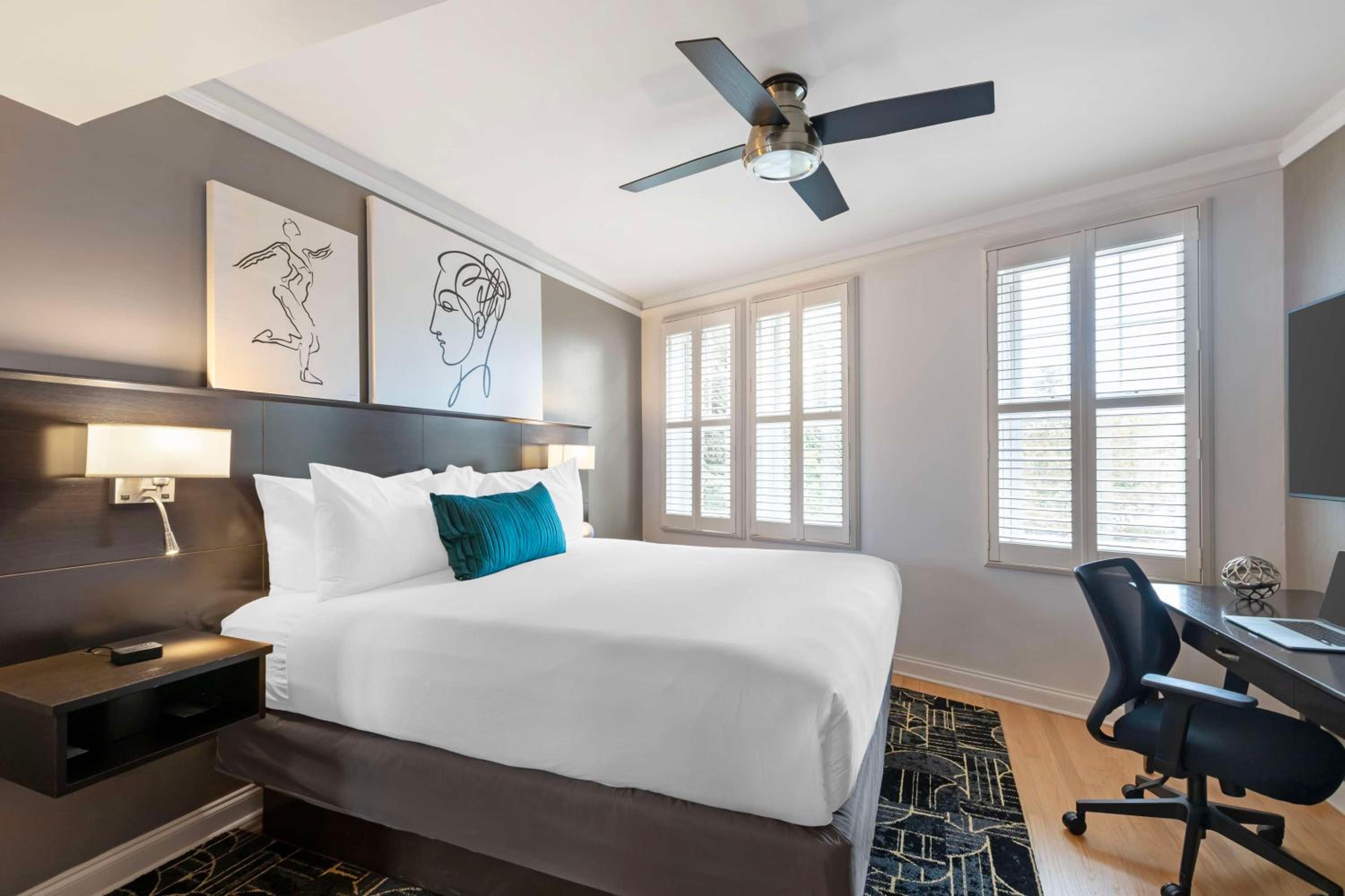 Two-Room King Suite with Two King Beds, Roll-In Shower and Sofa Bed - Disability/Non-Smoking