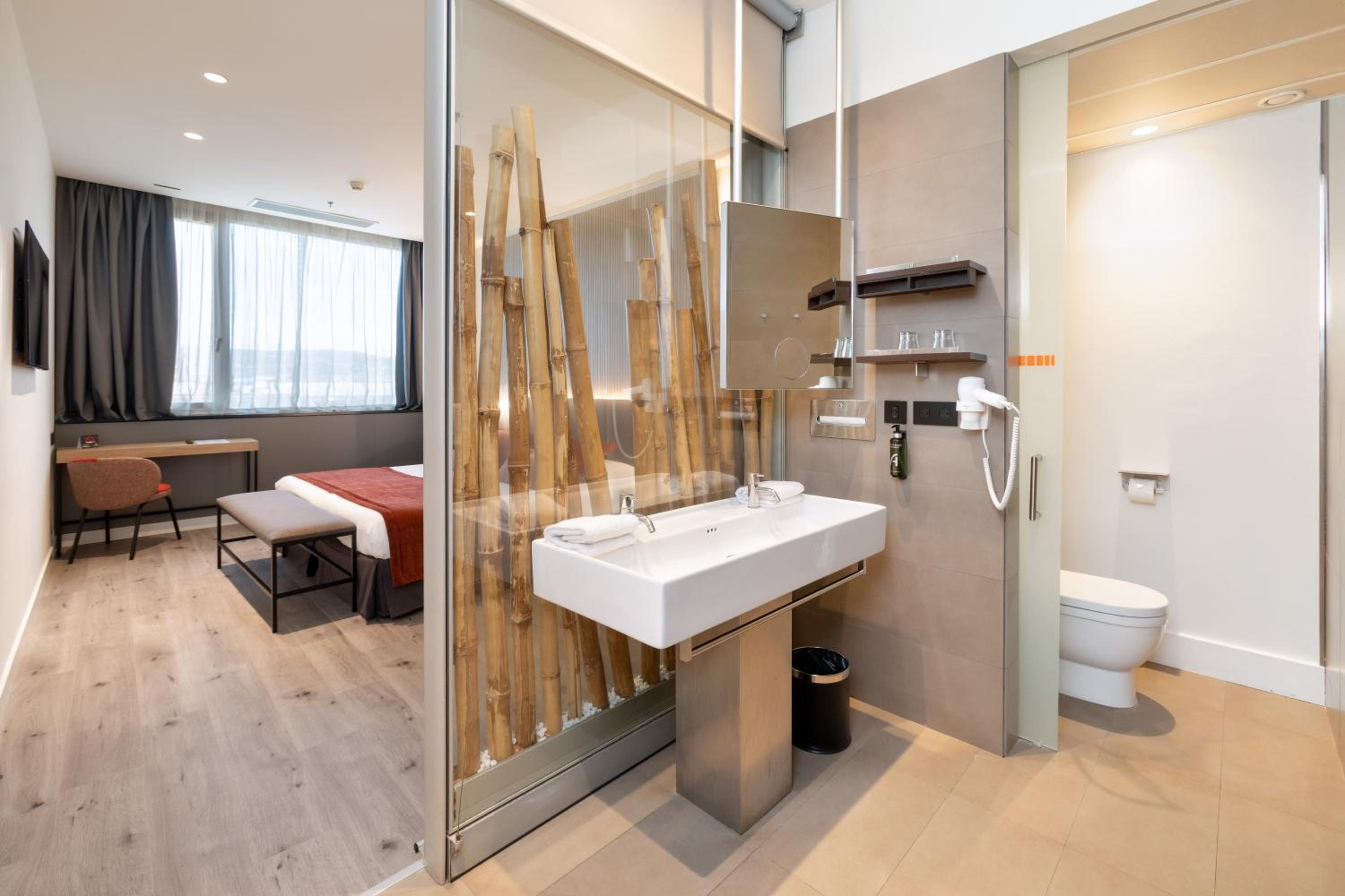  Elegance Room