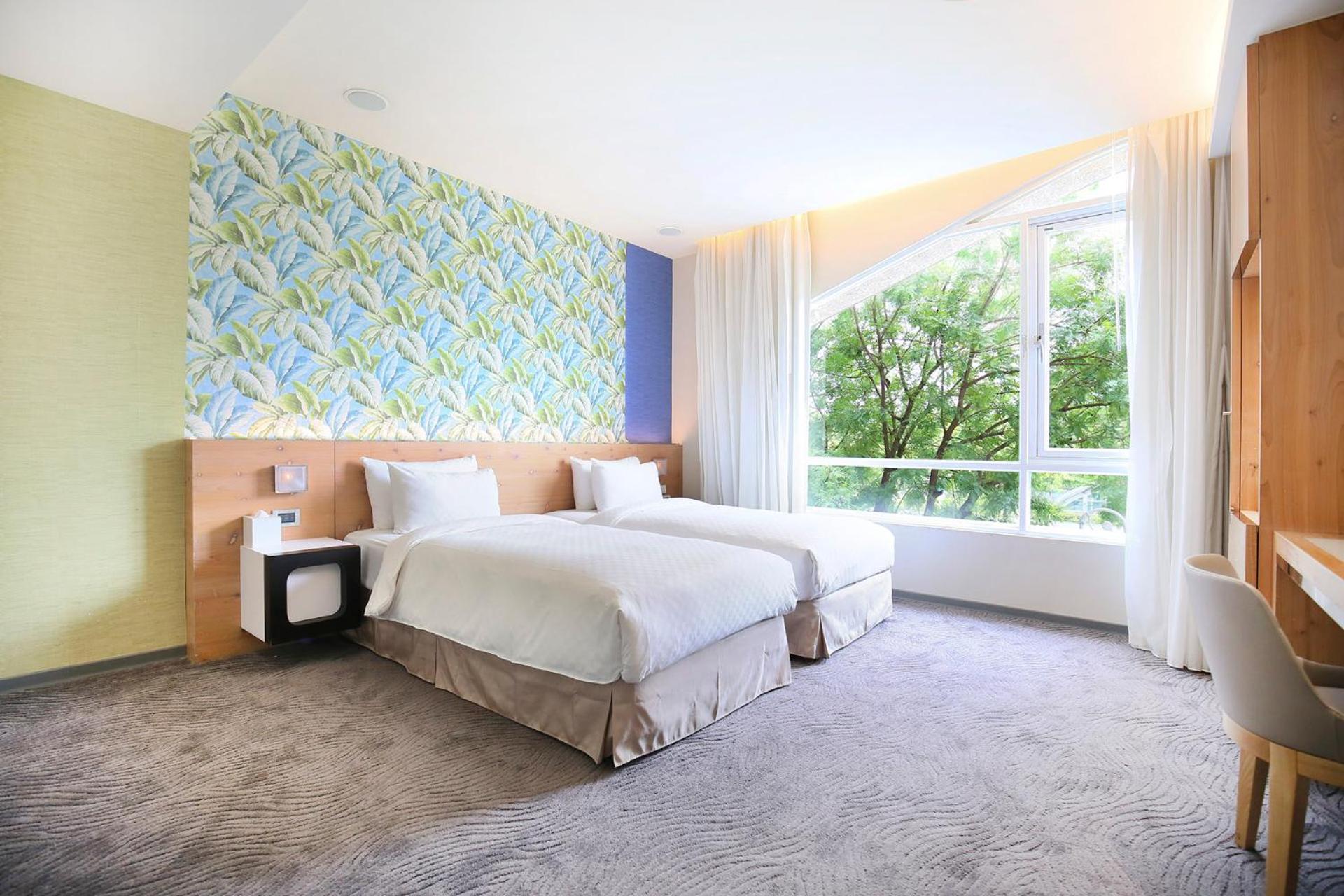 Deluxe Twin Room with City View