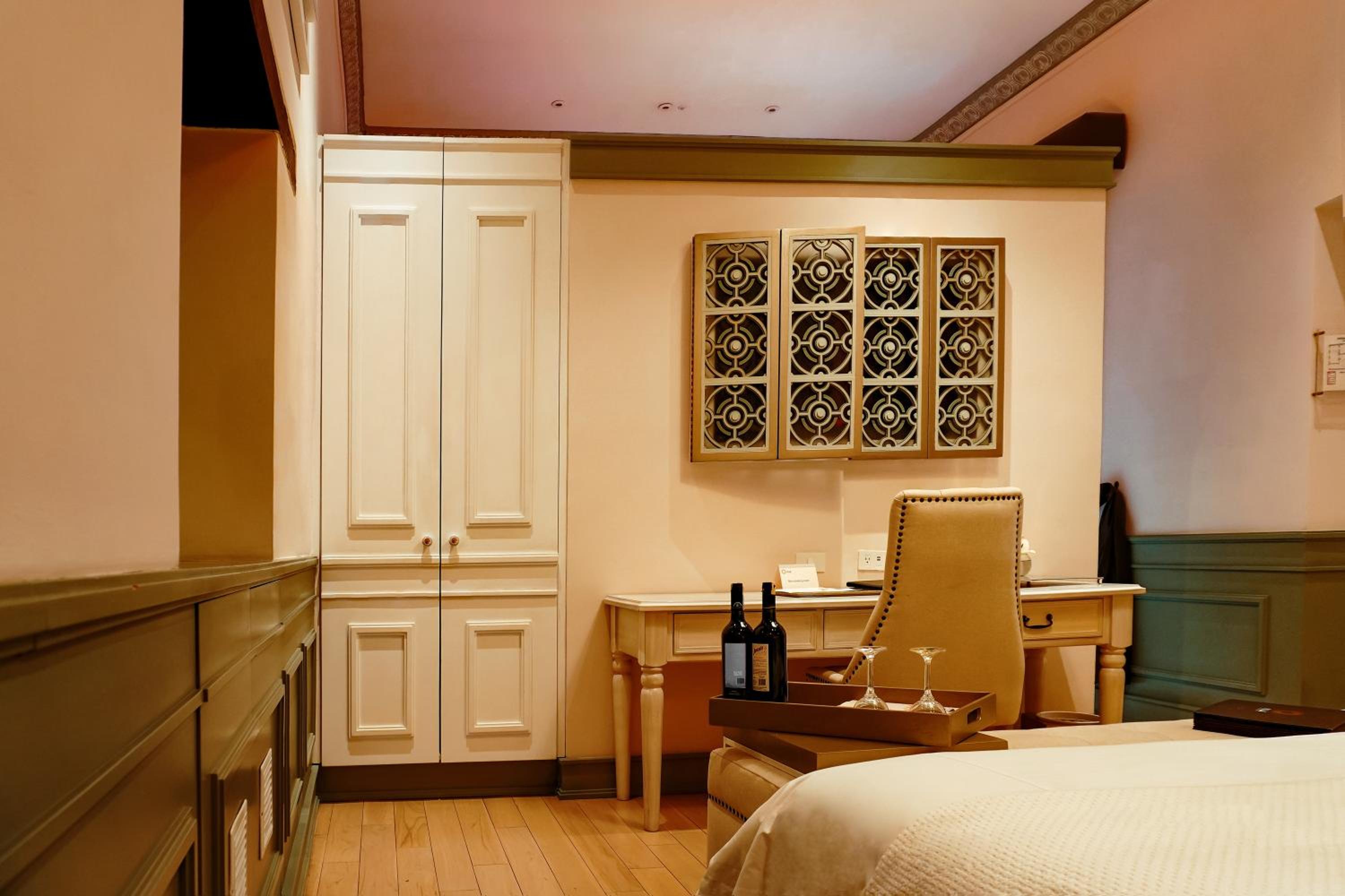 Deluxe Double or Twin Room