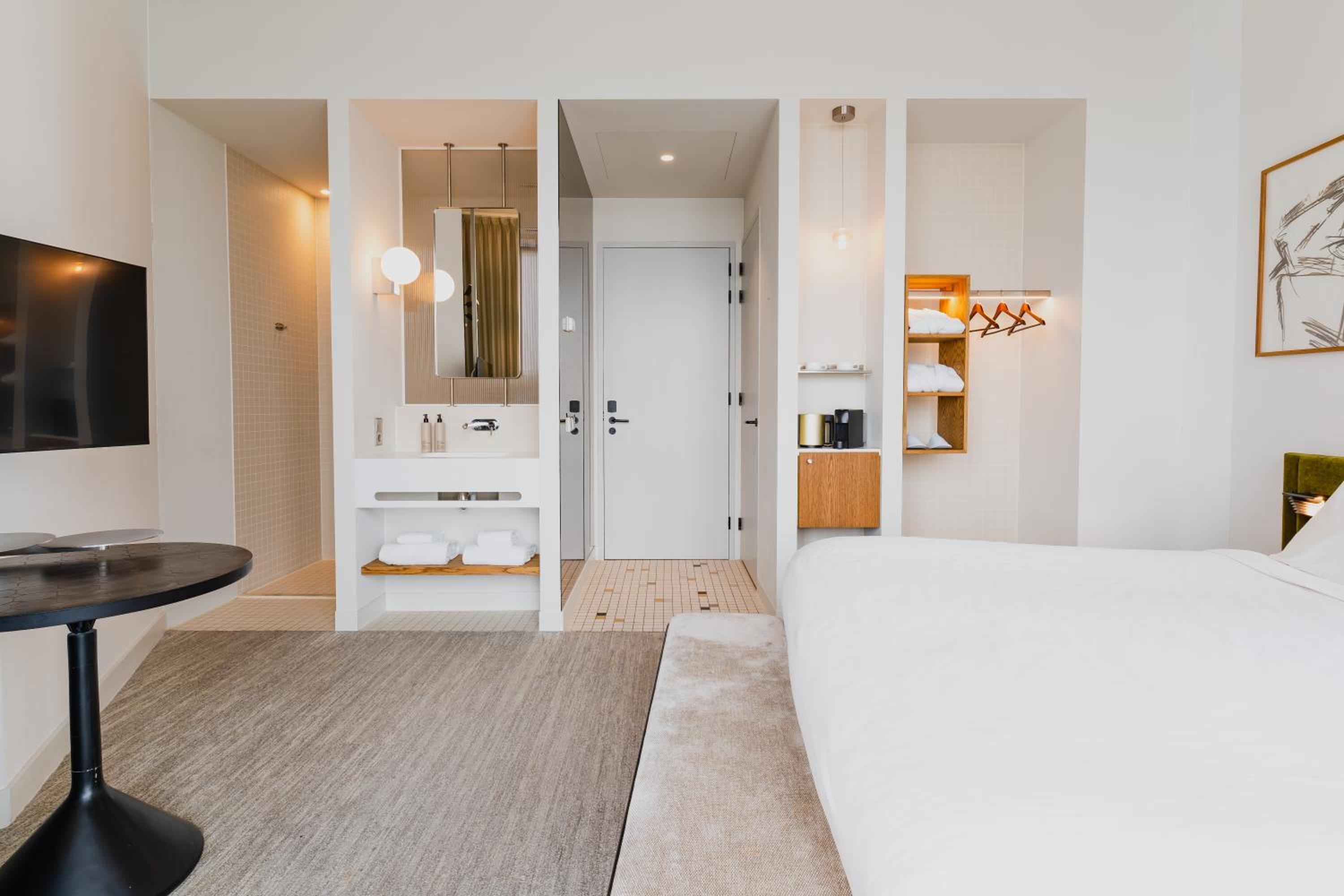 Deluxe Double or Twin Room – Riverfront View