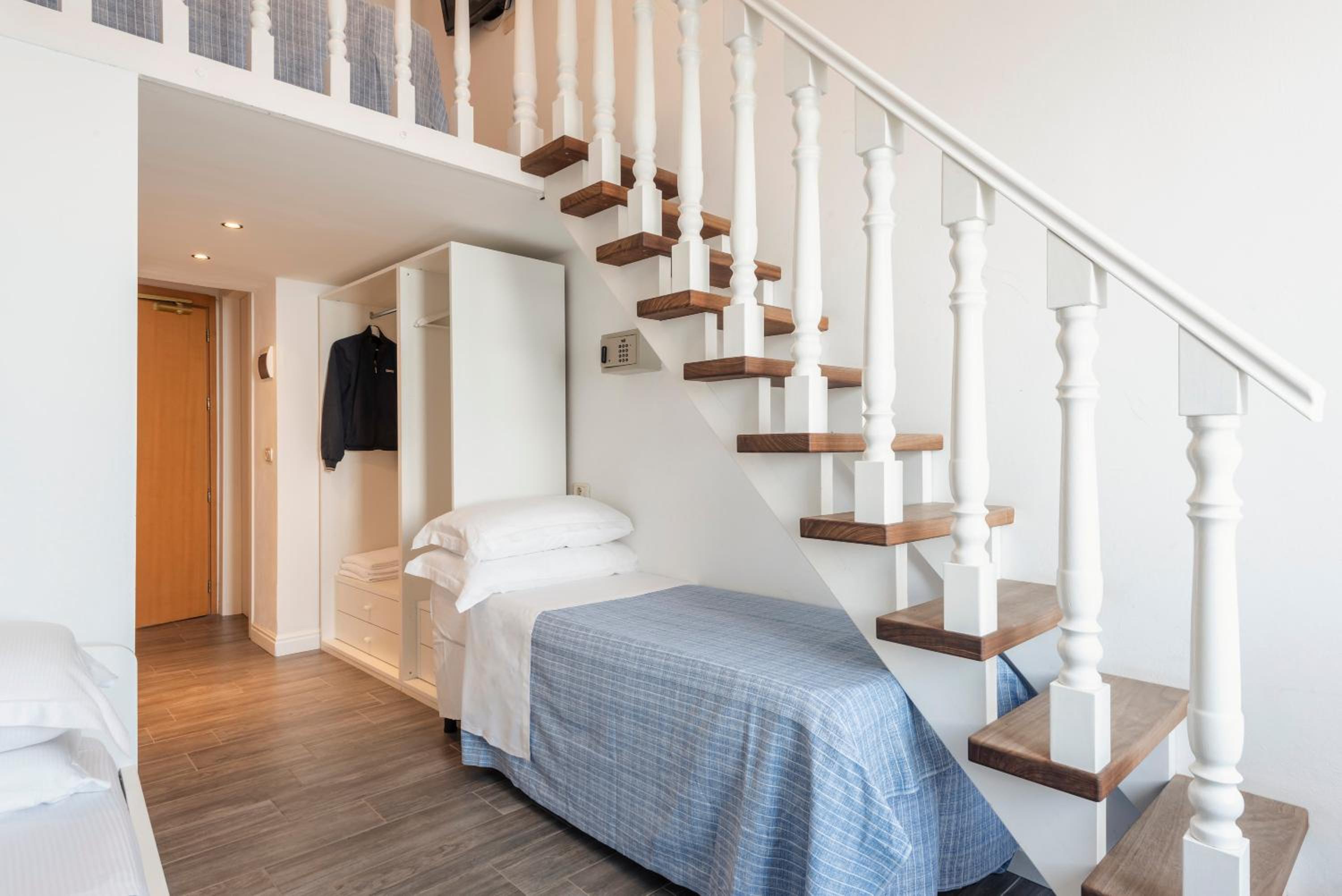 Quadruple Room with Sea View - Split Level