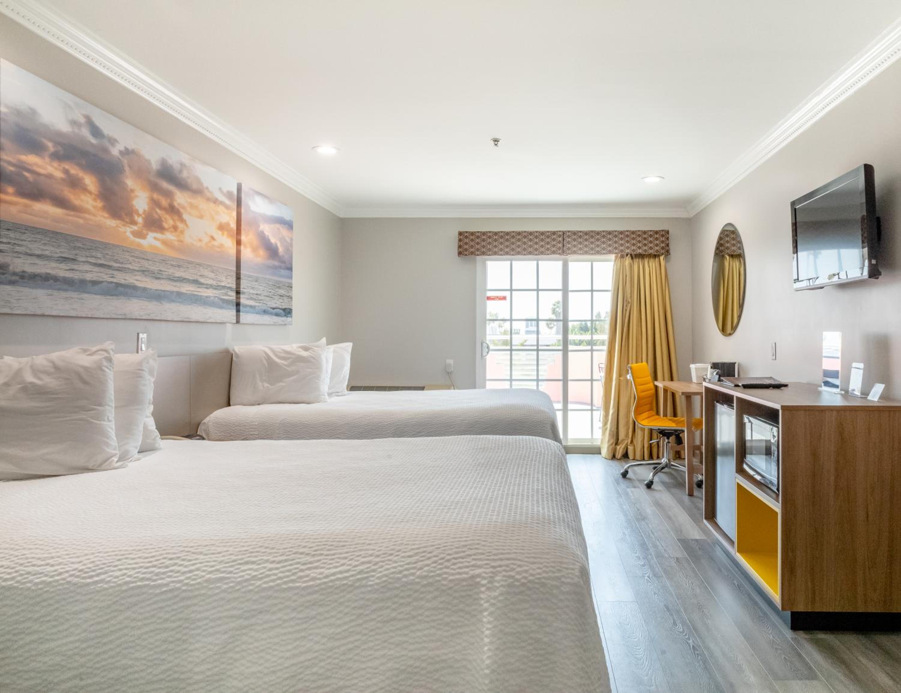 Deluxe Queen Room with Two Queen Beds and Balcony - Non-Smoking