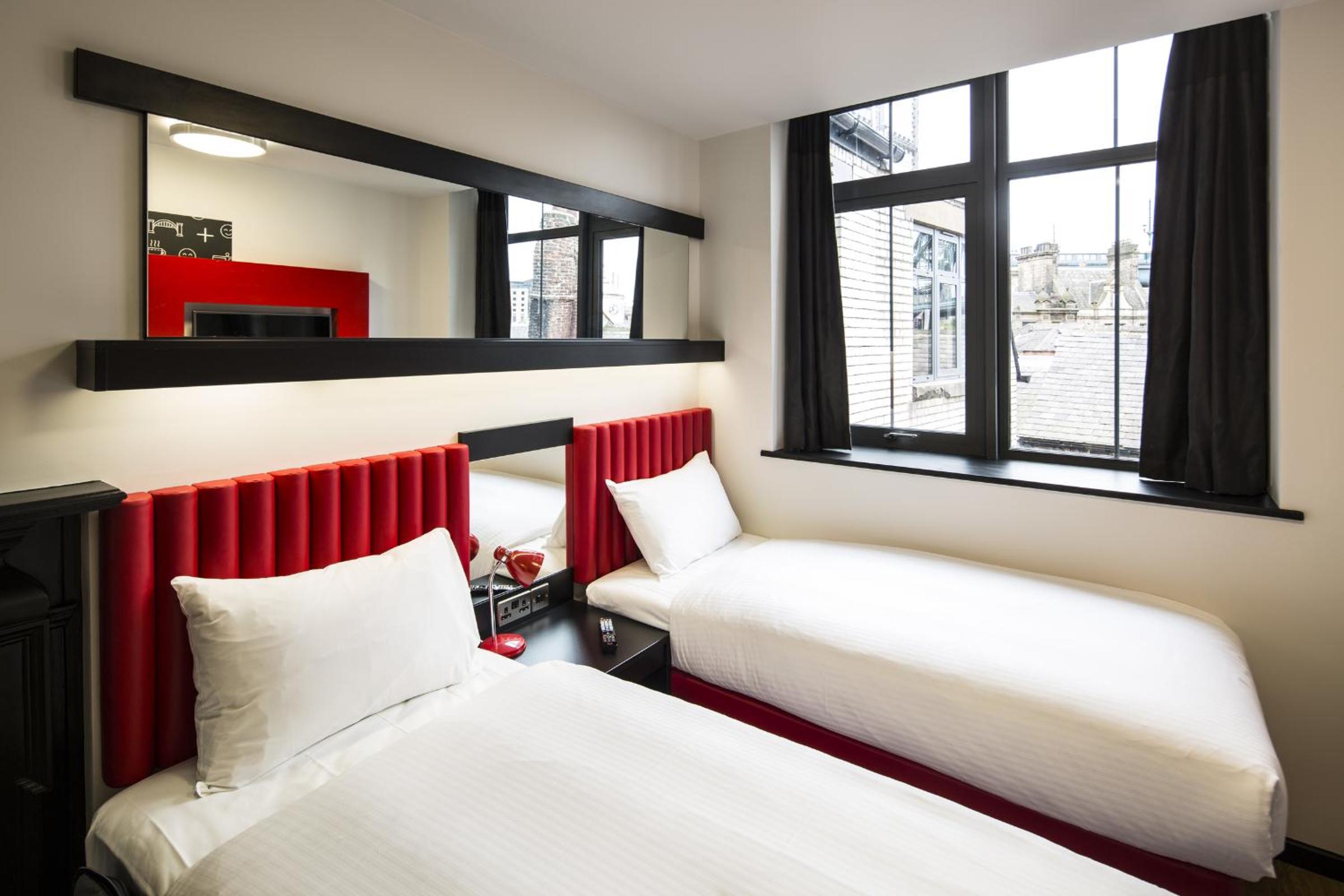 Twin Room with Window