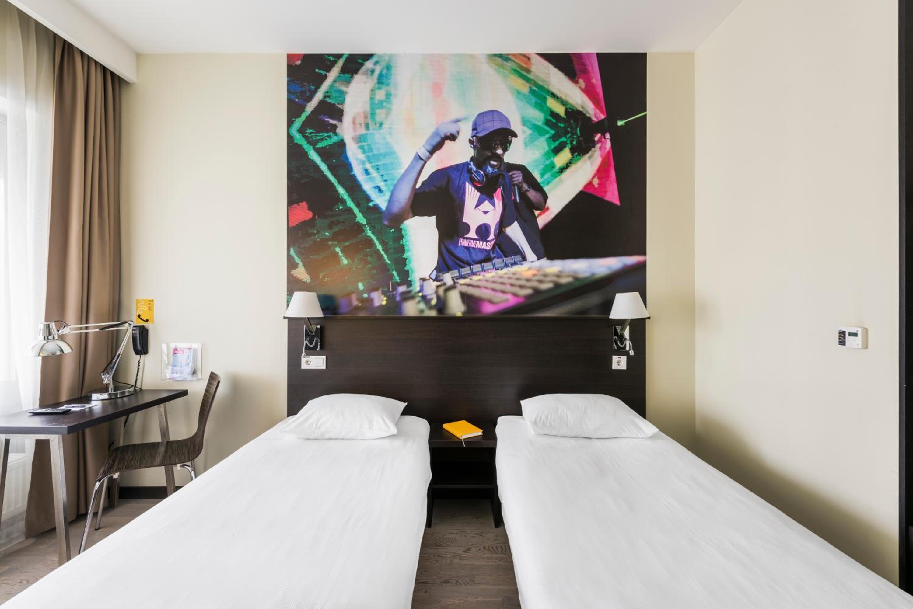 Standard Twin Room