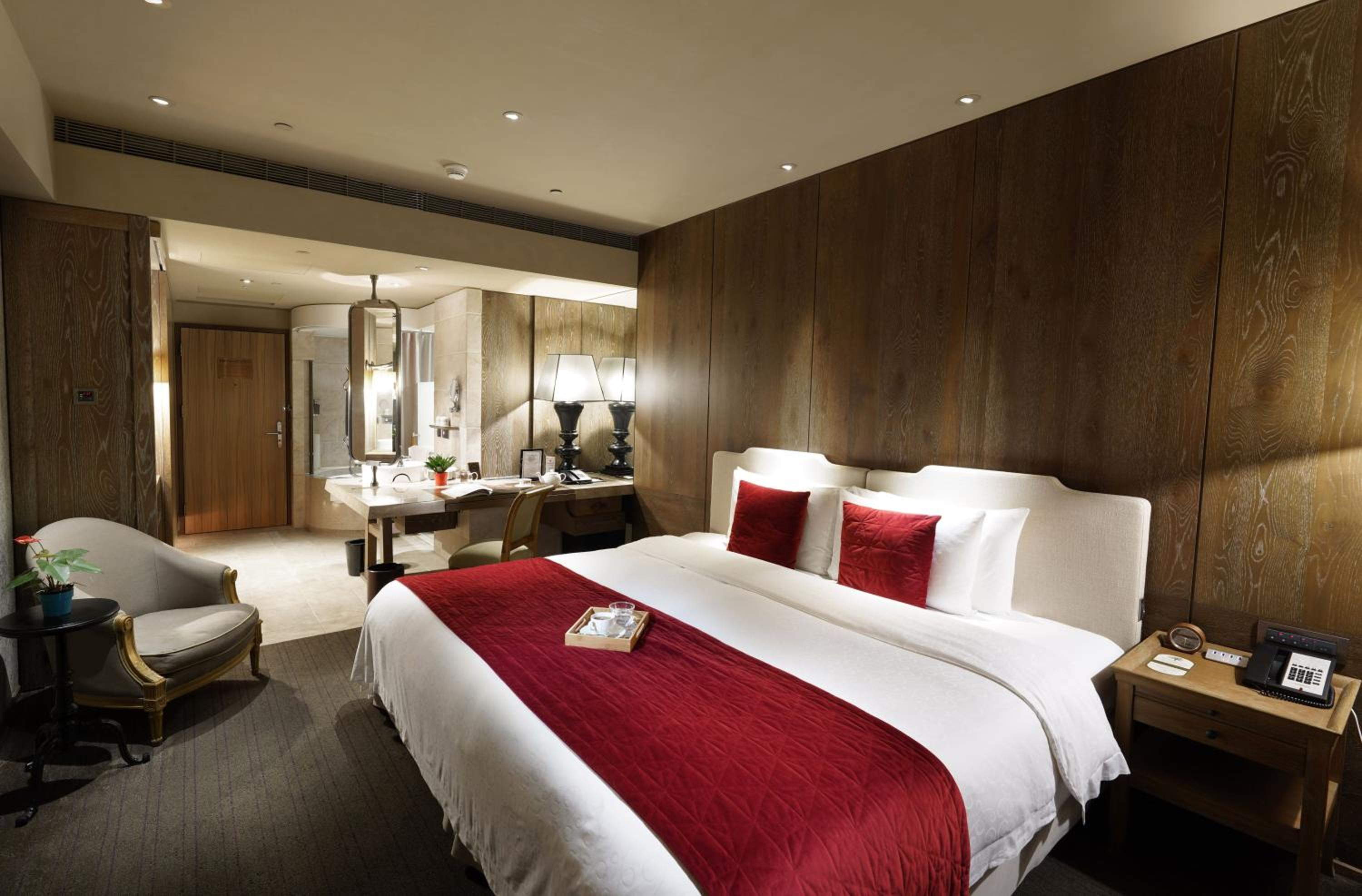 Executive King Room