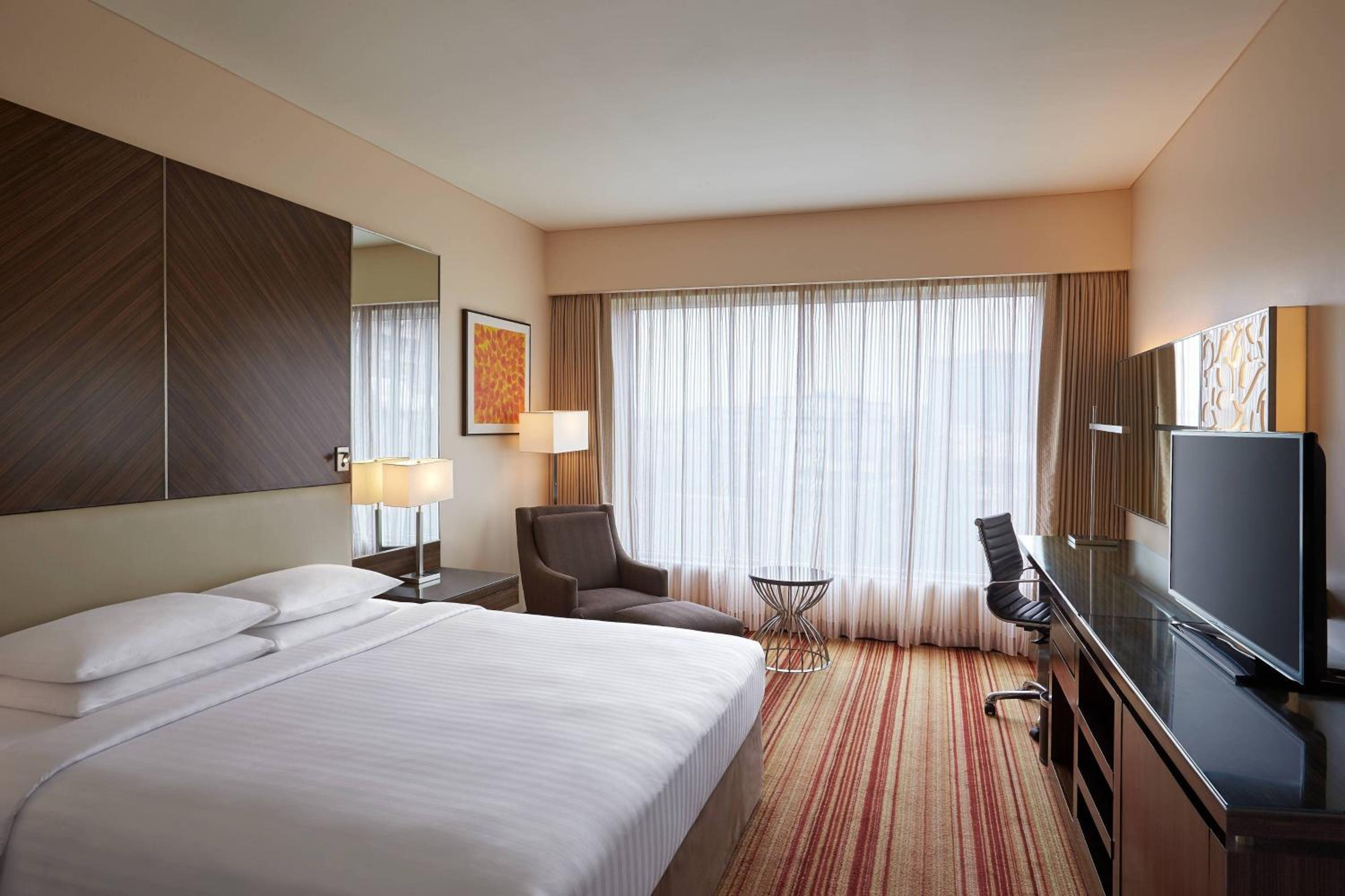Deluxe King Room with City View - 15% off on Spa and 20% off on Laundry