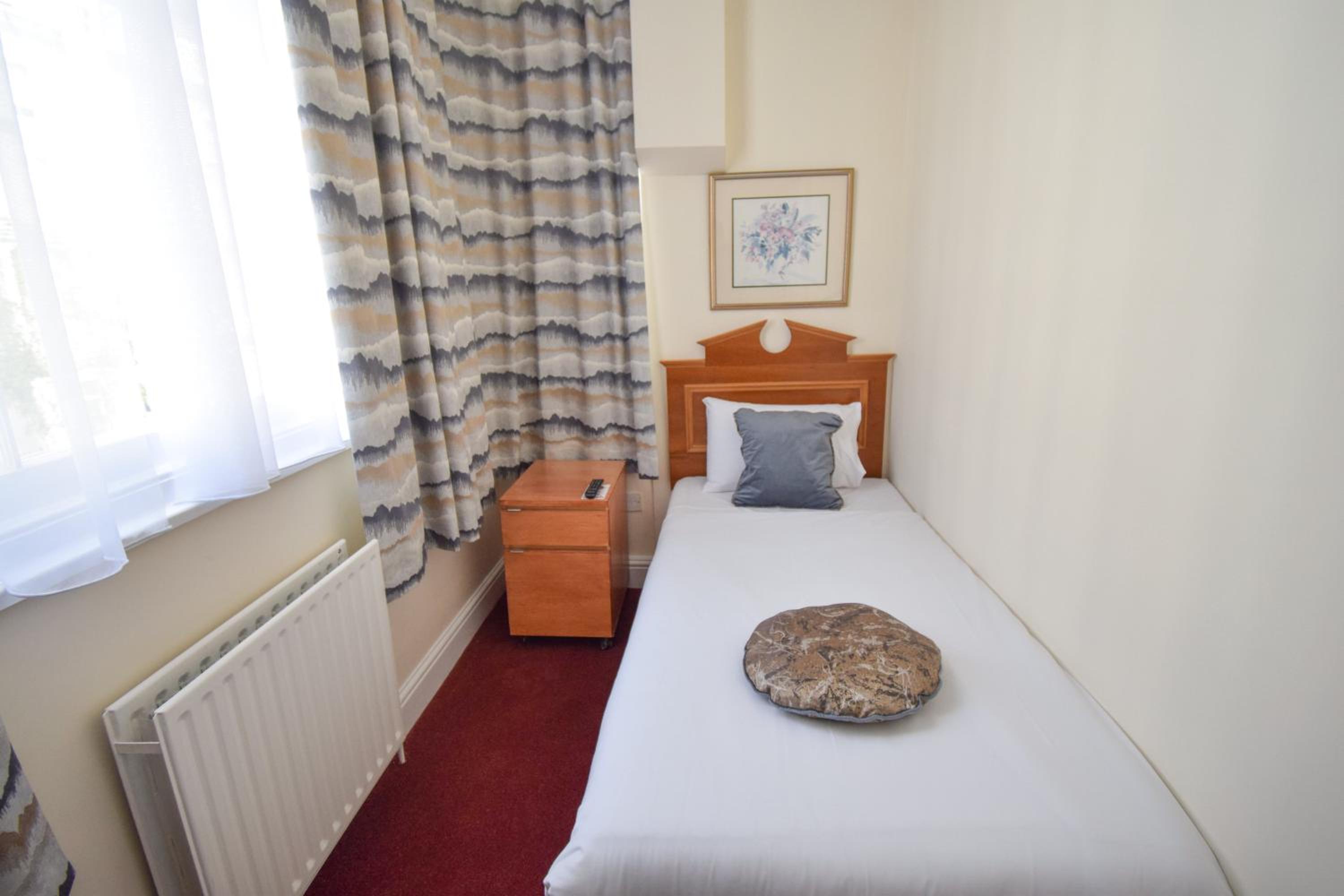 Single Room with Private External Bathroom