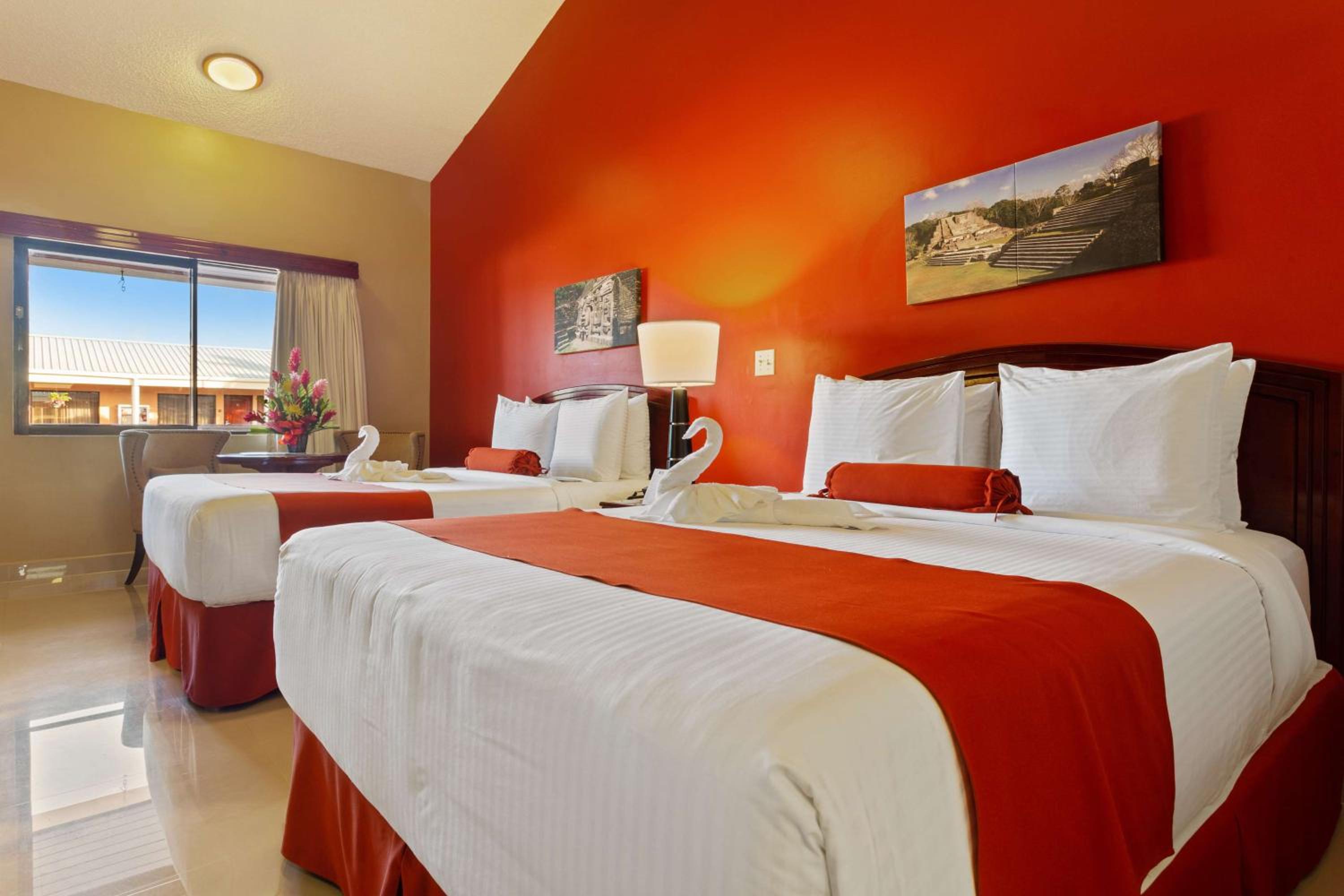 Deluxe Queen Room - Non Smoking 