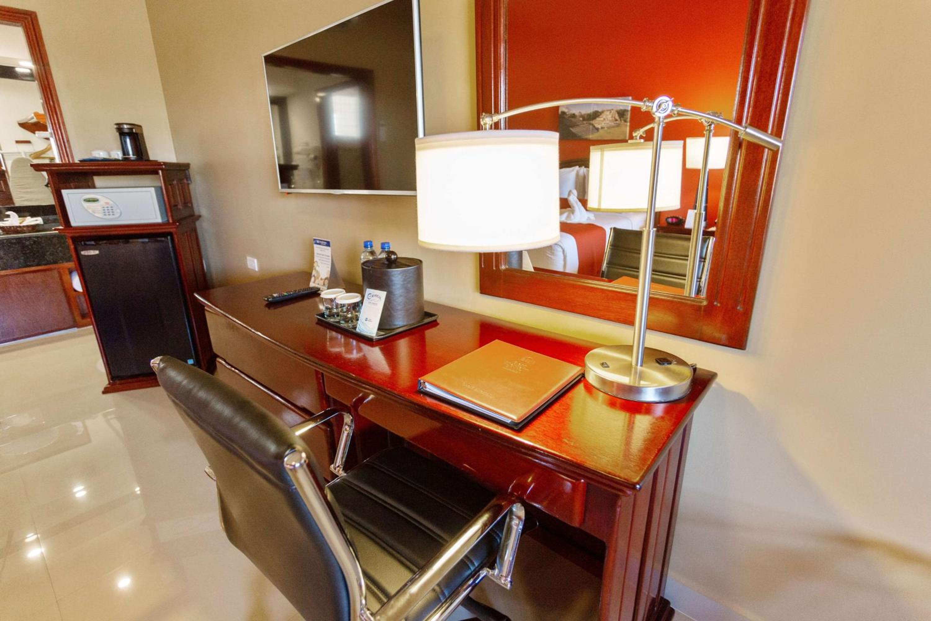 Deluxe Queen Room - Non Smoking 