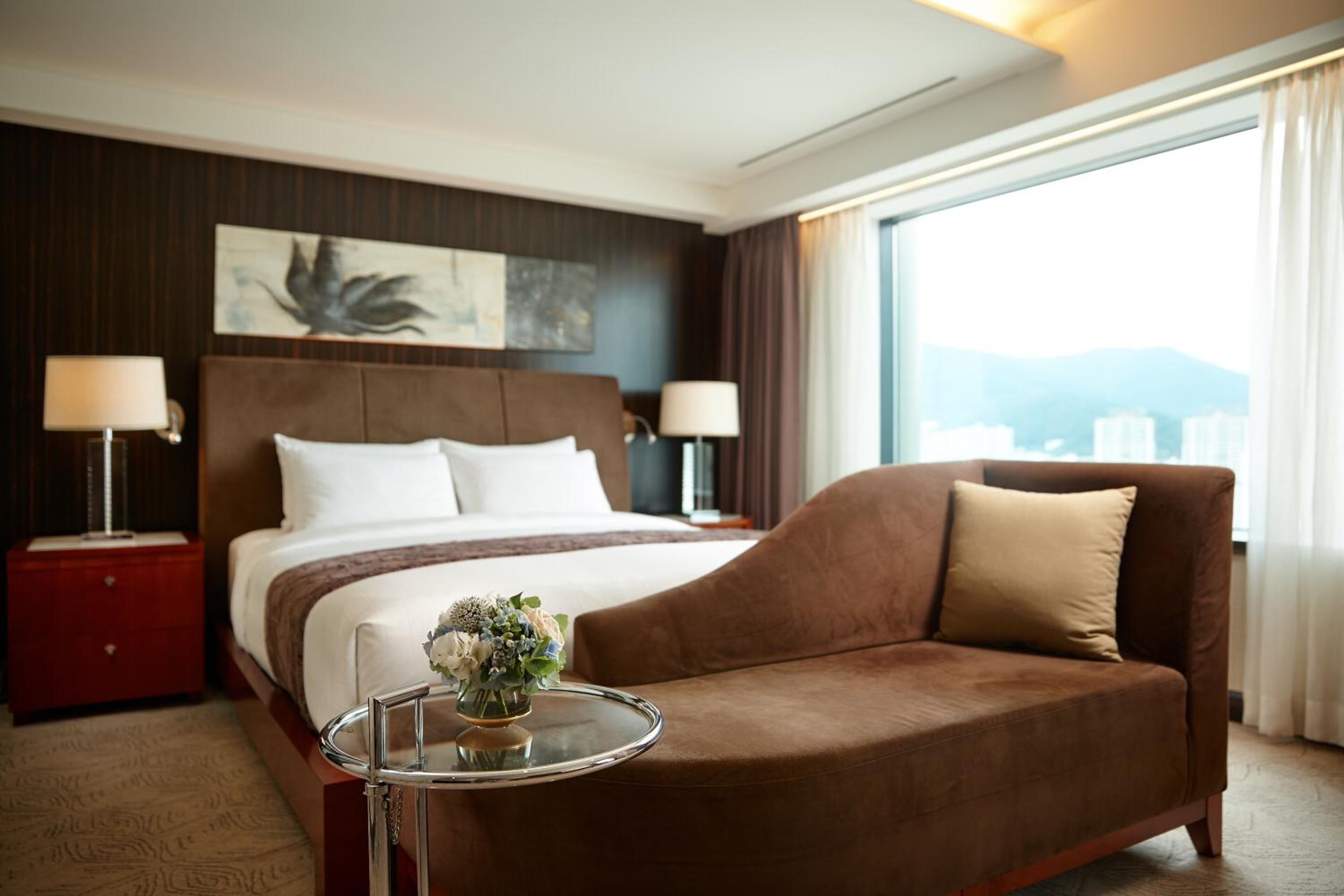 Club Premier Double with swimming pool, fitness, sauna access for 2pax