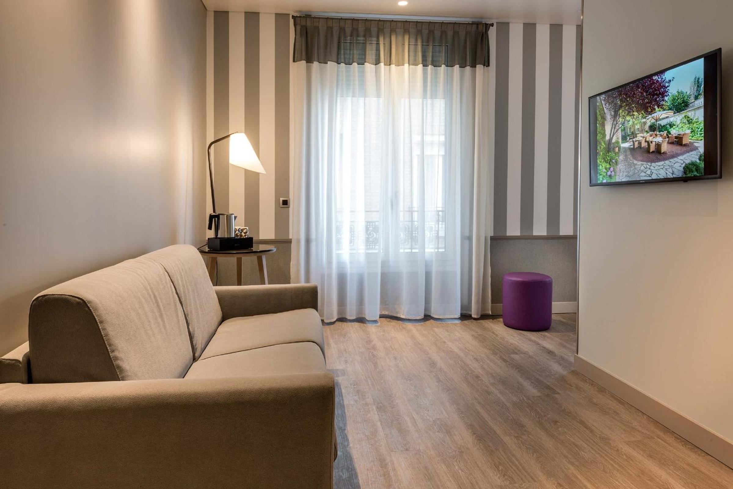 Junior Suite (2 Adults)