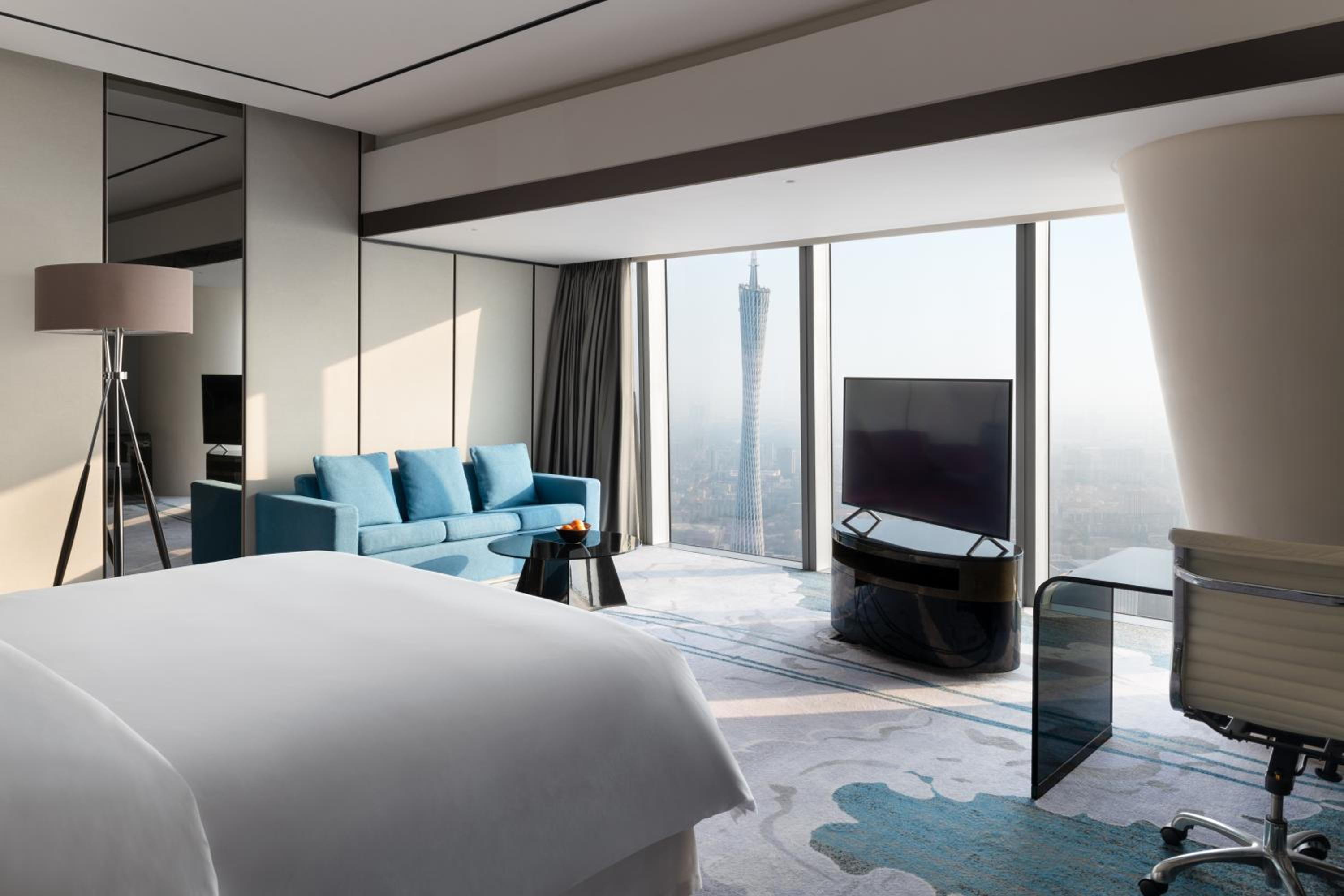 Club Premier King Room with Canton Tower View