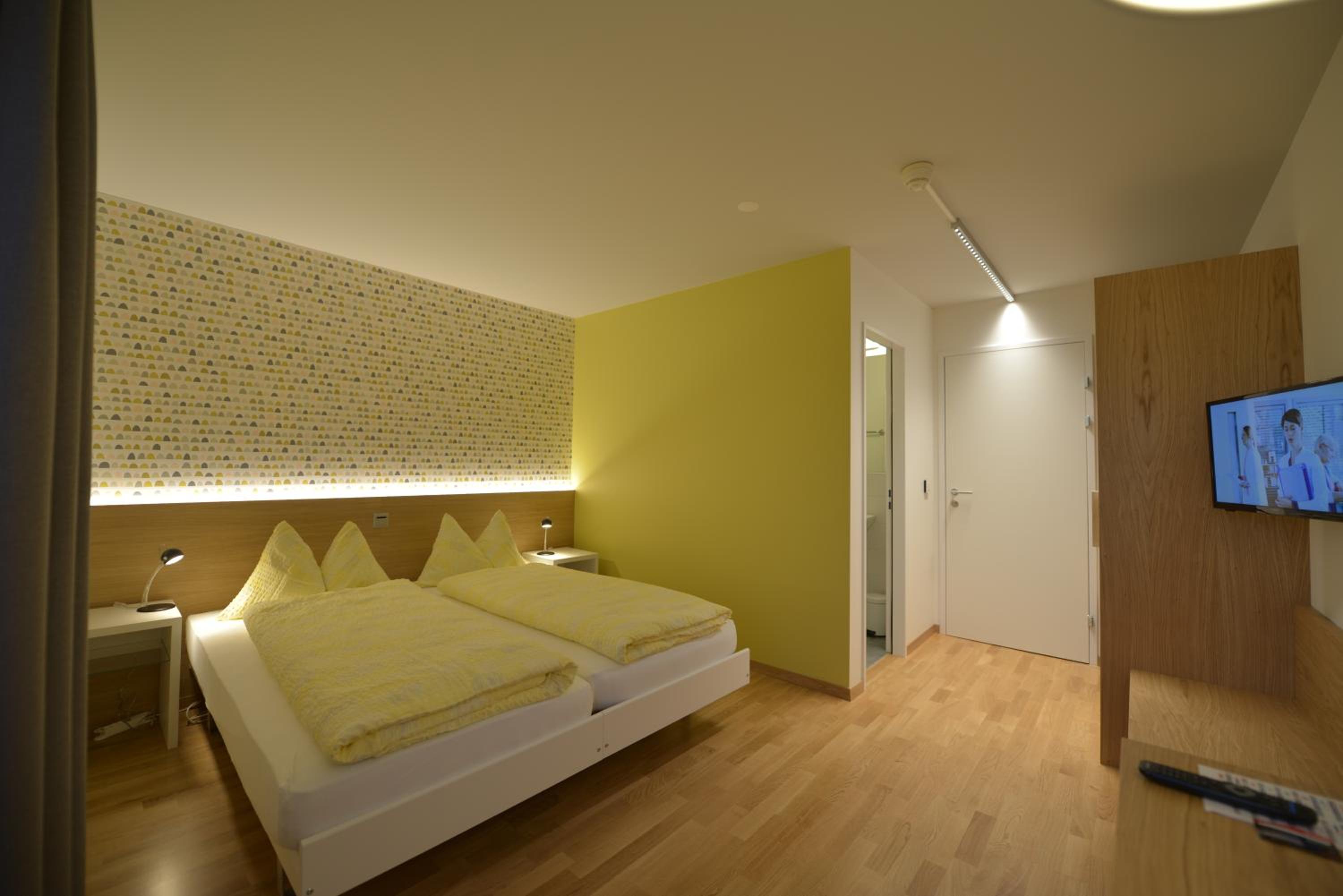 Comfort Room (Single or Double Room)