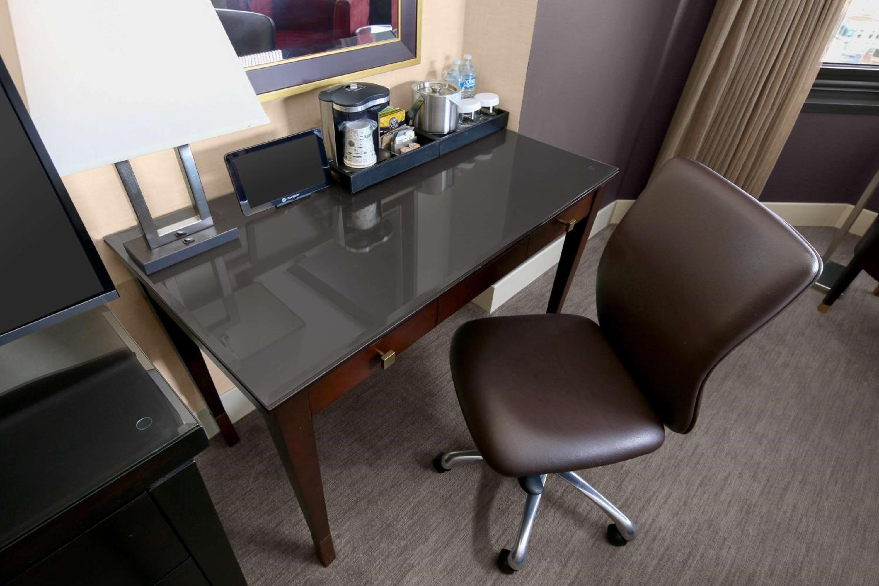 Skyline View - One King Bed Mobility/Hearing Accessible Tub