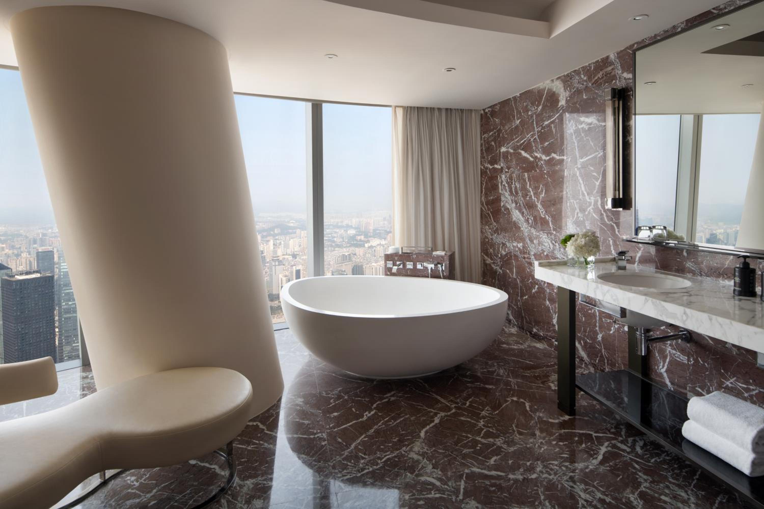 Deluxe King Suite with City View