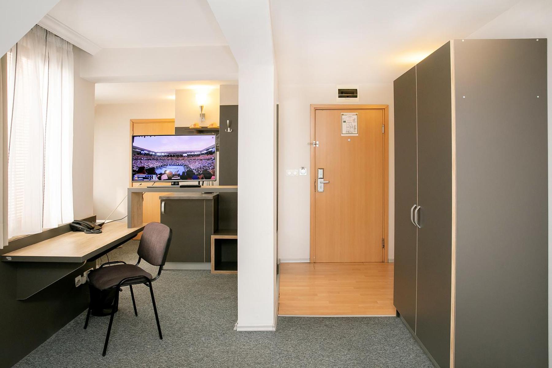 Deluxe Twin Room with Balcony