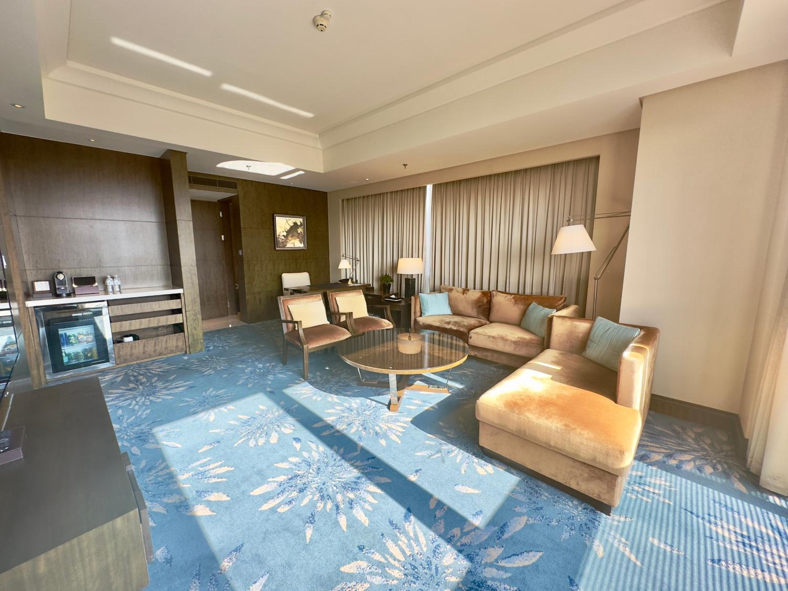 Suite, Executive lounge access, Executive Suite, 1 King