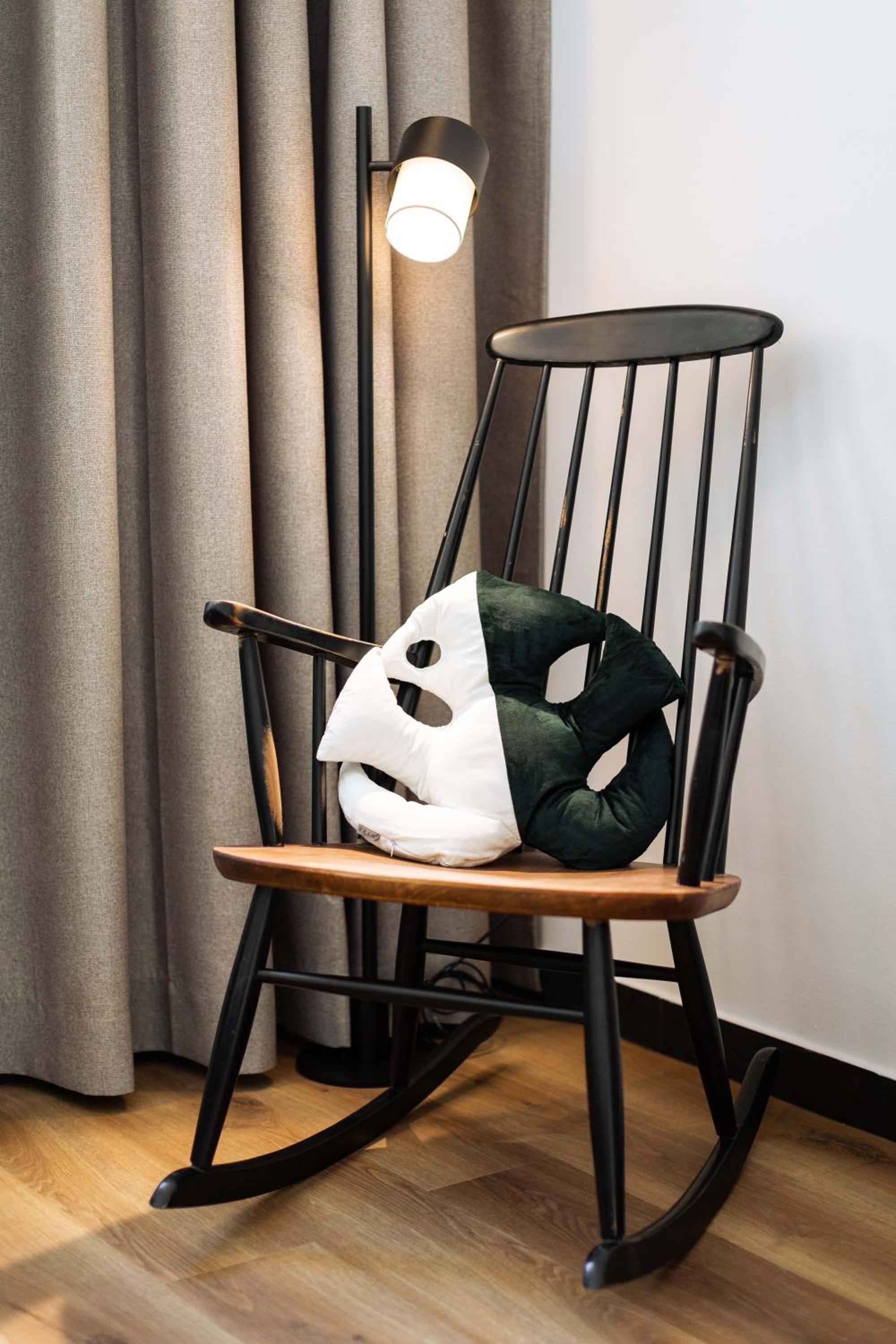 One-Bedroom Apartment with French Balcony 