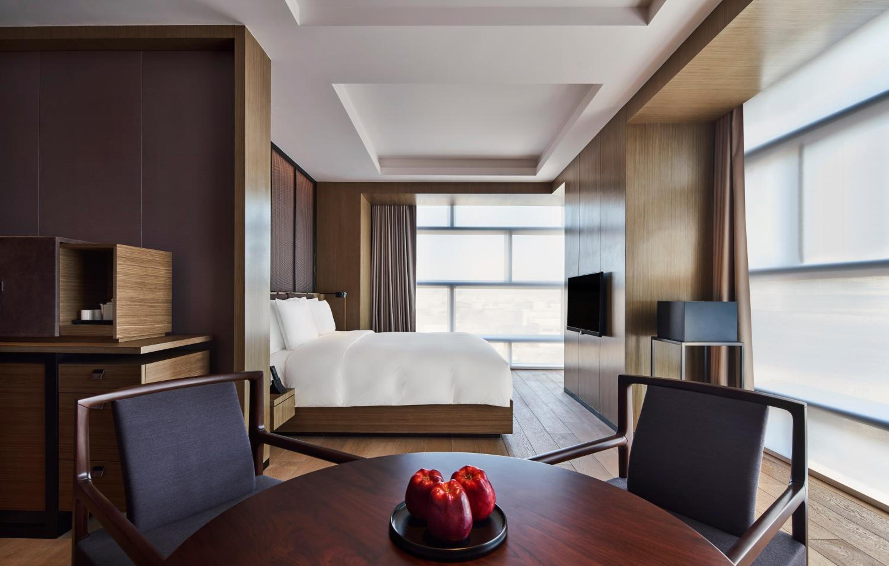 Studio King Bed Room 