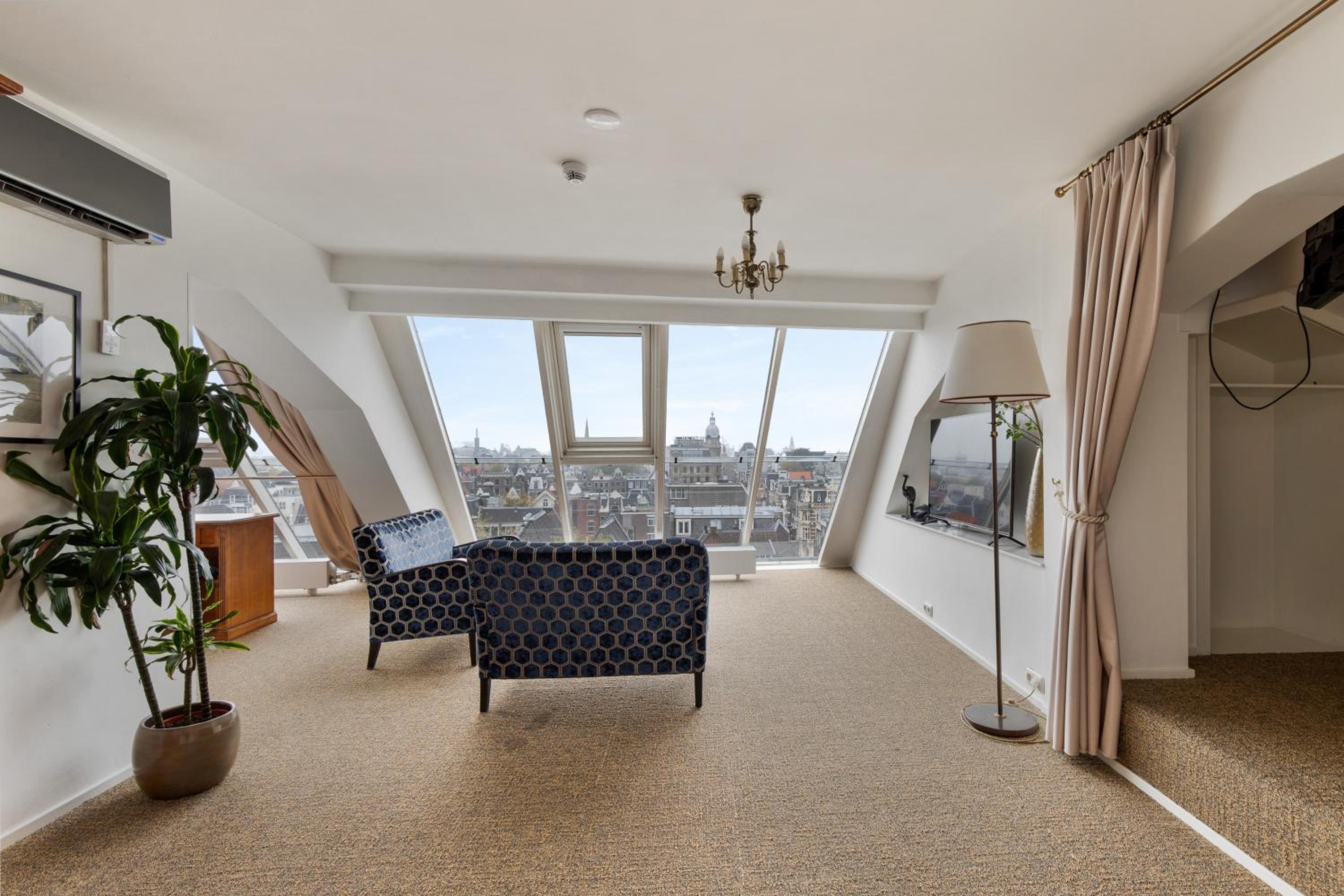Penthouse Suite