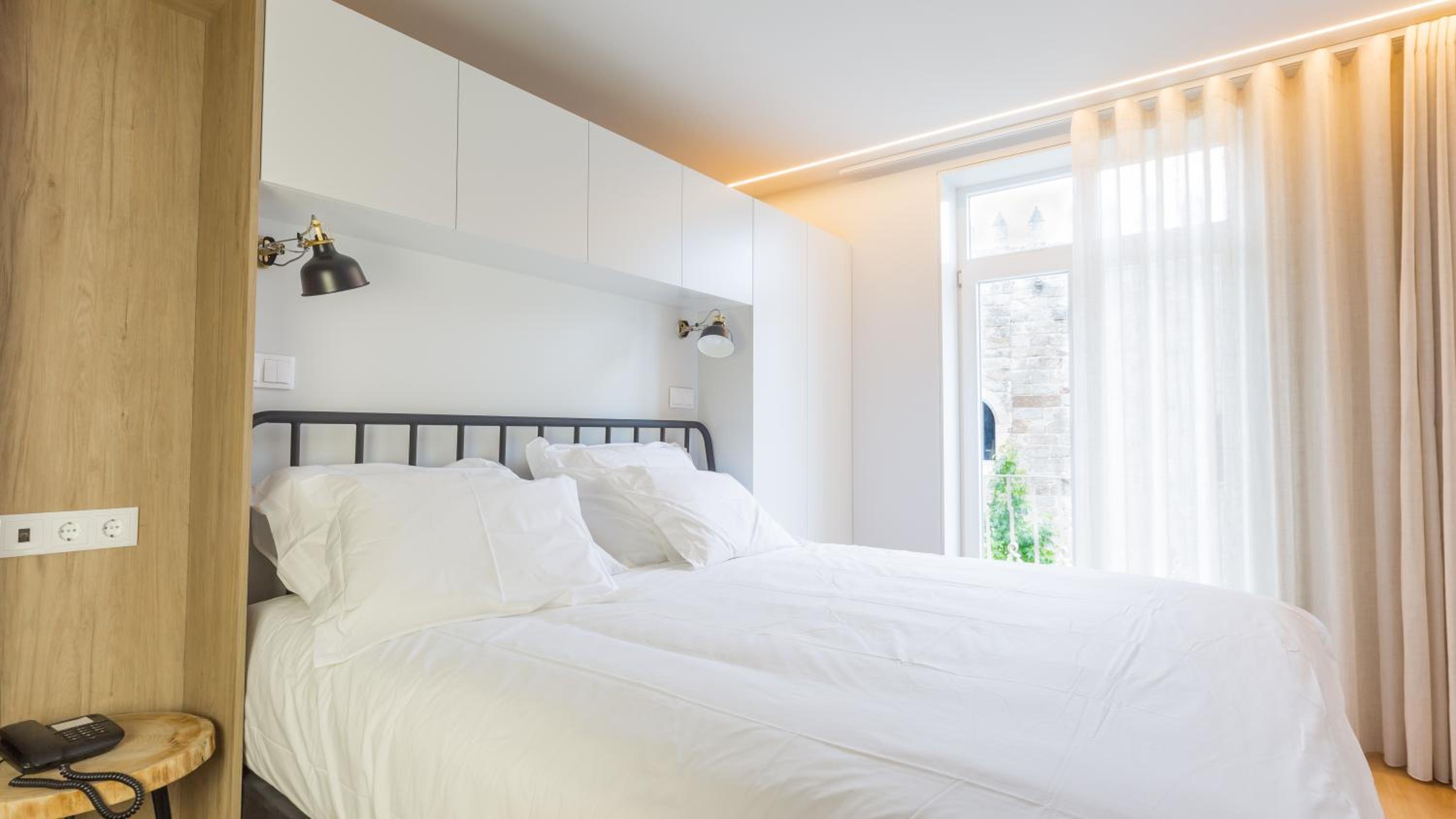 Apartment with Balcony and Garden View