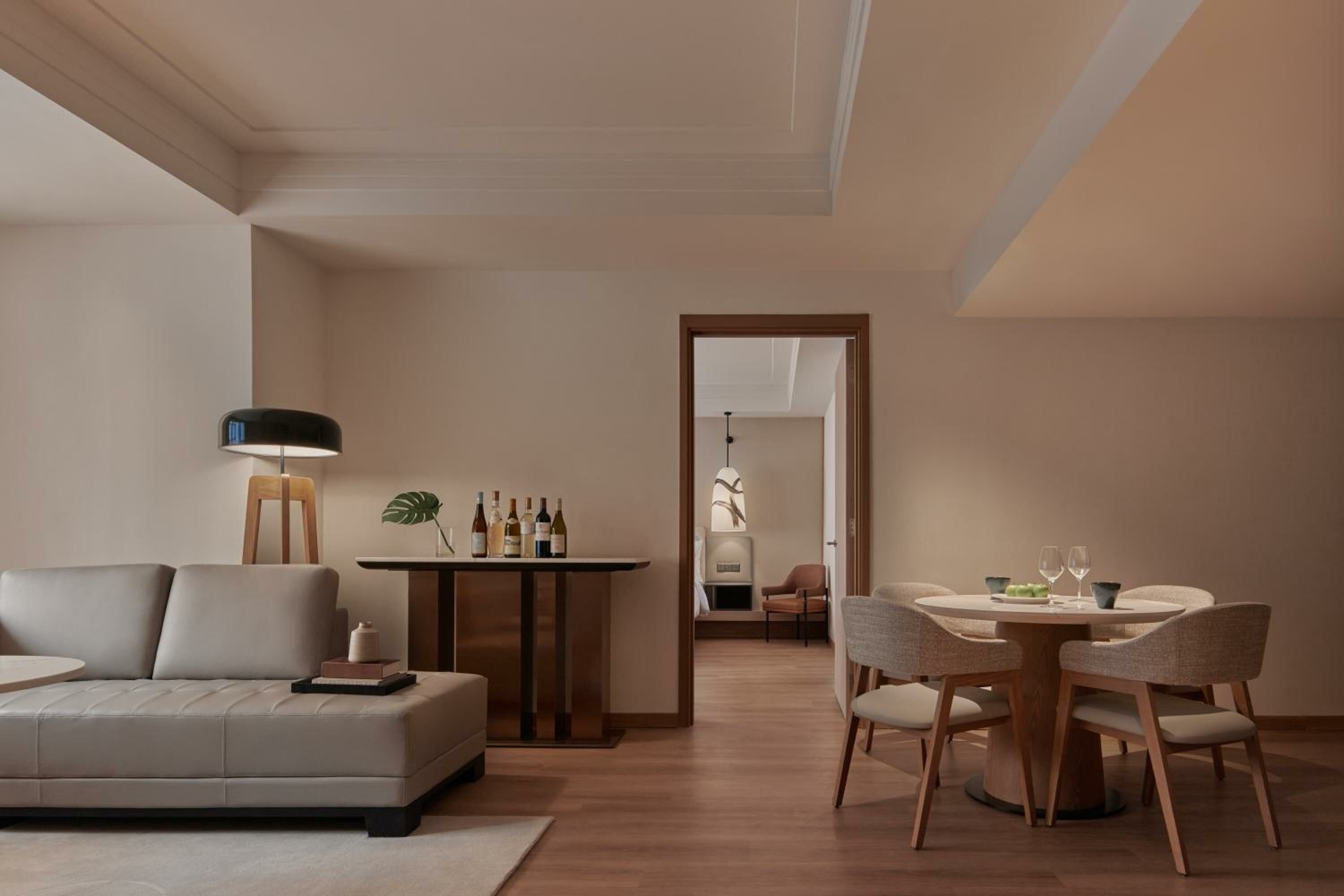 One Bedroom Apartment with Club Lounge Access