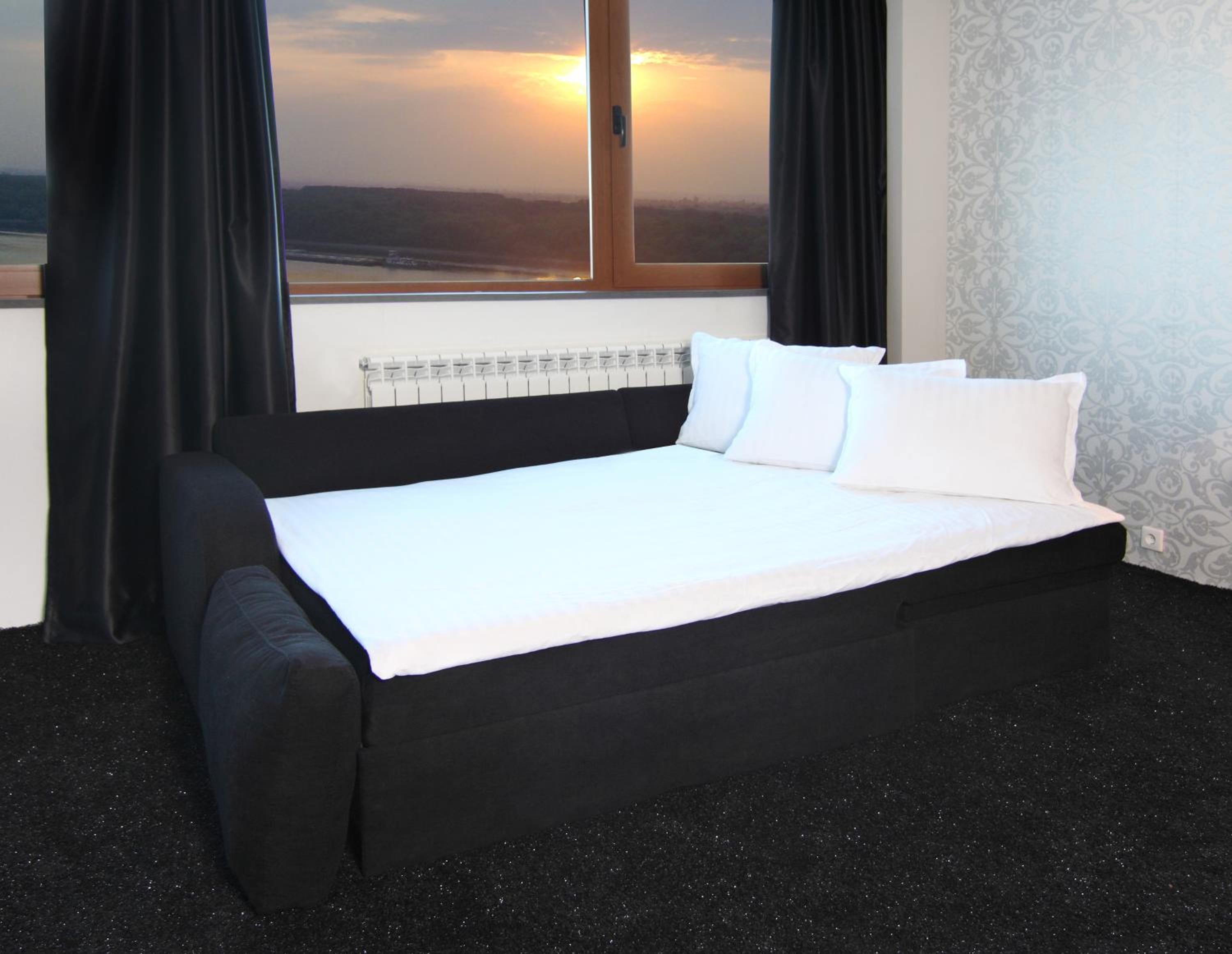 Executive Junior Suite with River View and Free Parking