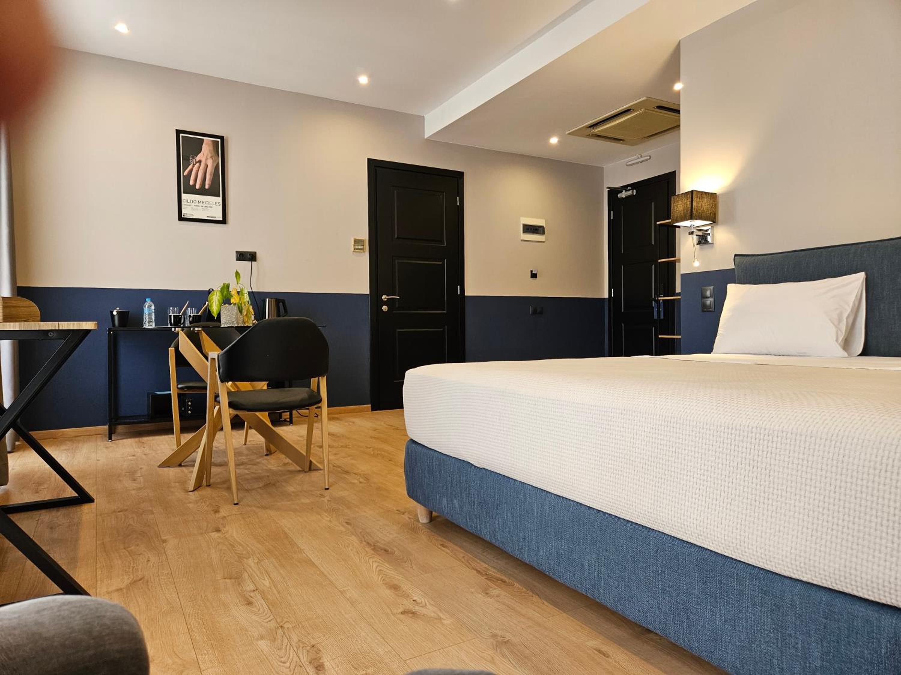 Junior Suite with Terrace & City View | High Floor