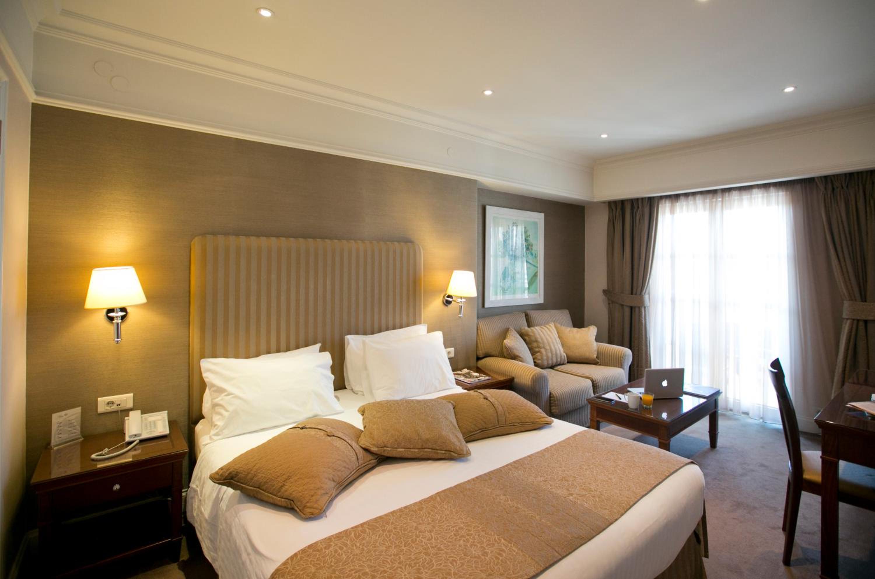 Junior Suite with Acropolis View