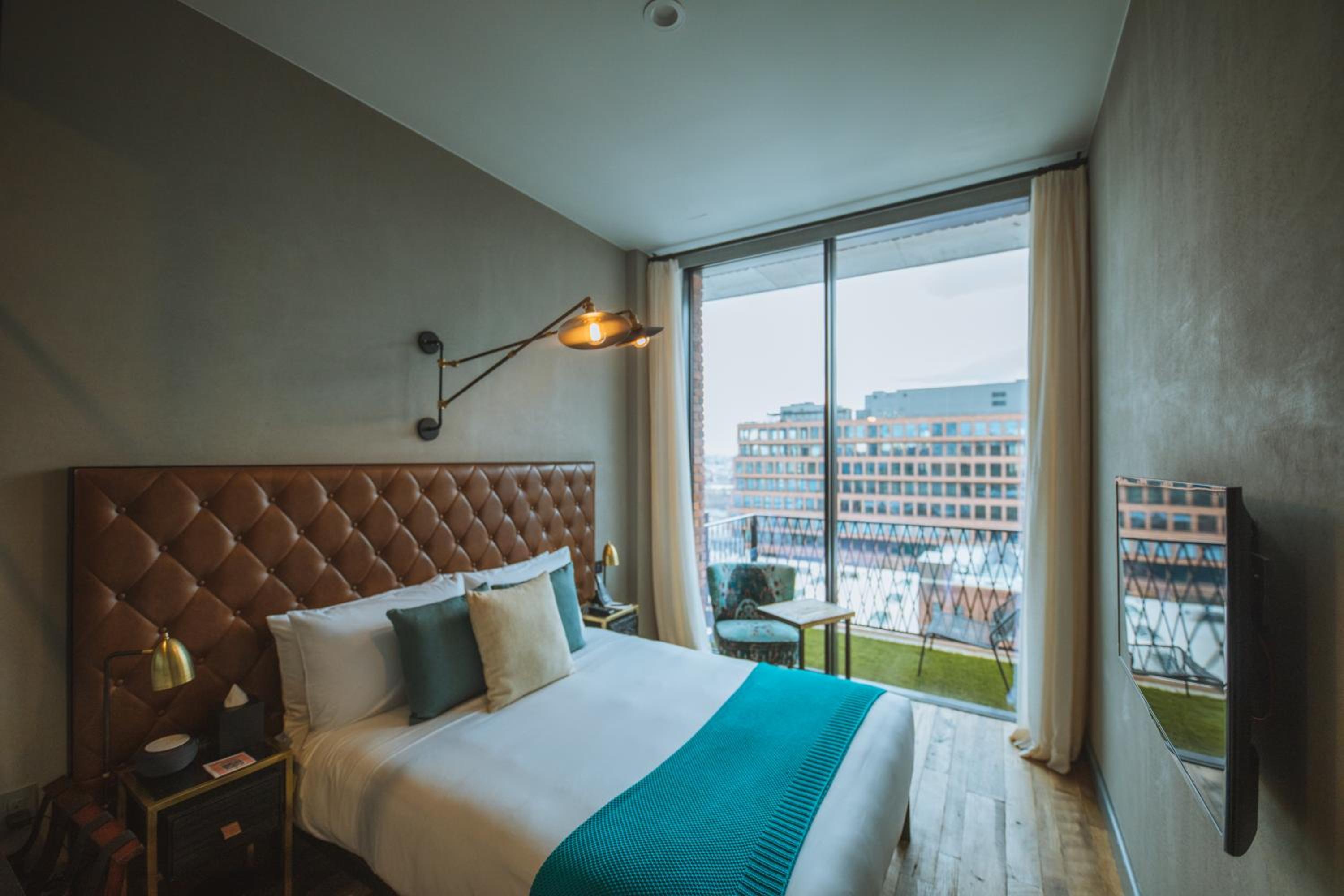 City View King Balcony 