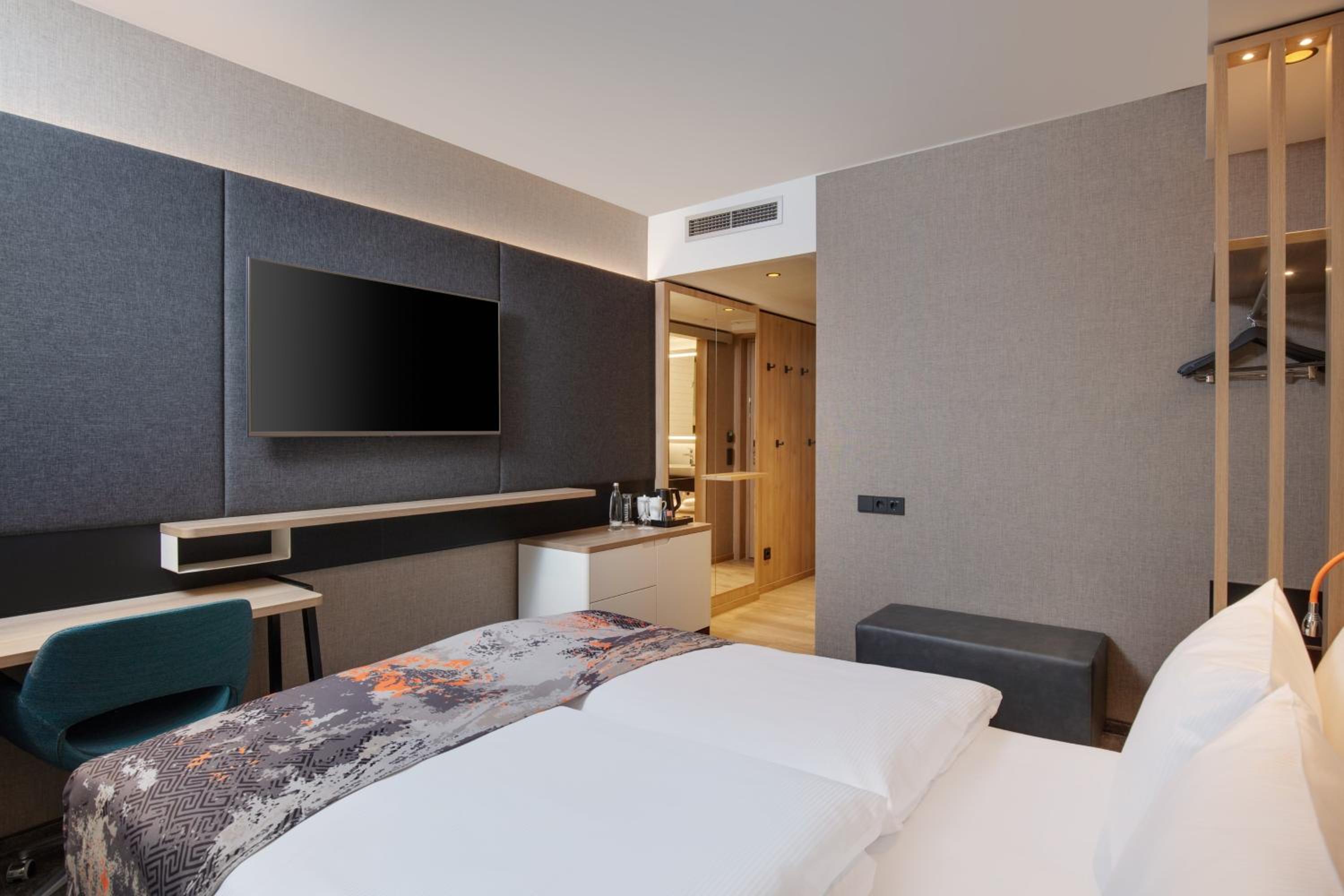 Standard King Room