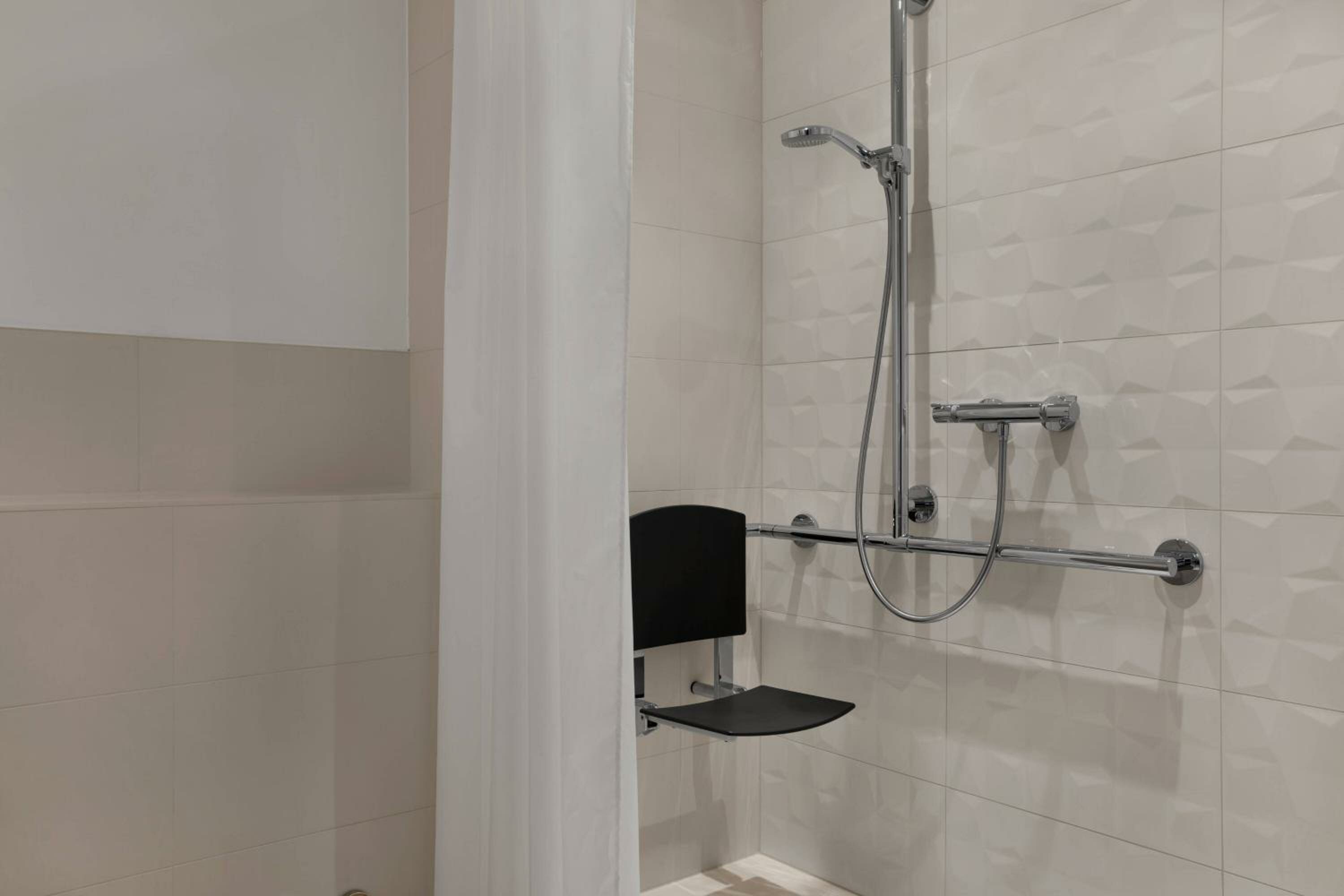 Standard Guest Room with Two Double Beds and Mountain View