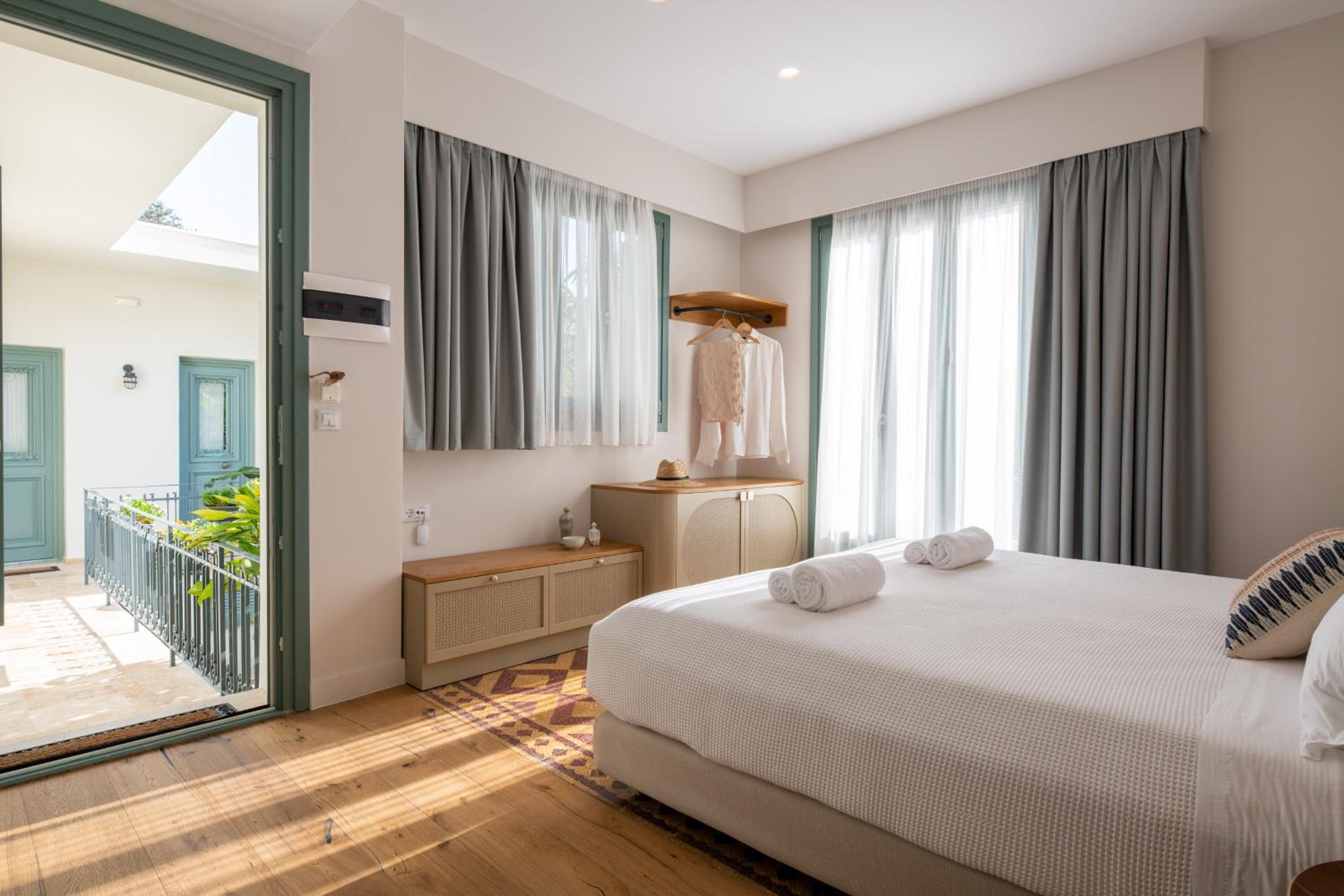 Deluxe Double Room with Balcony