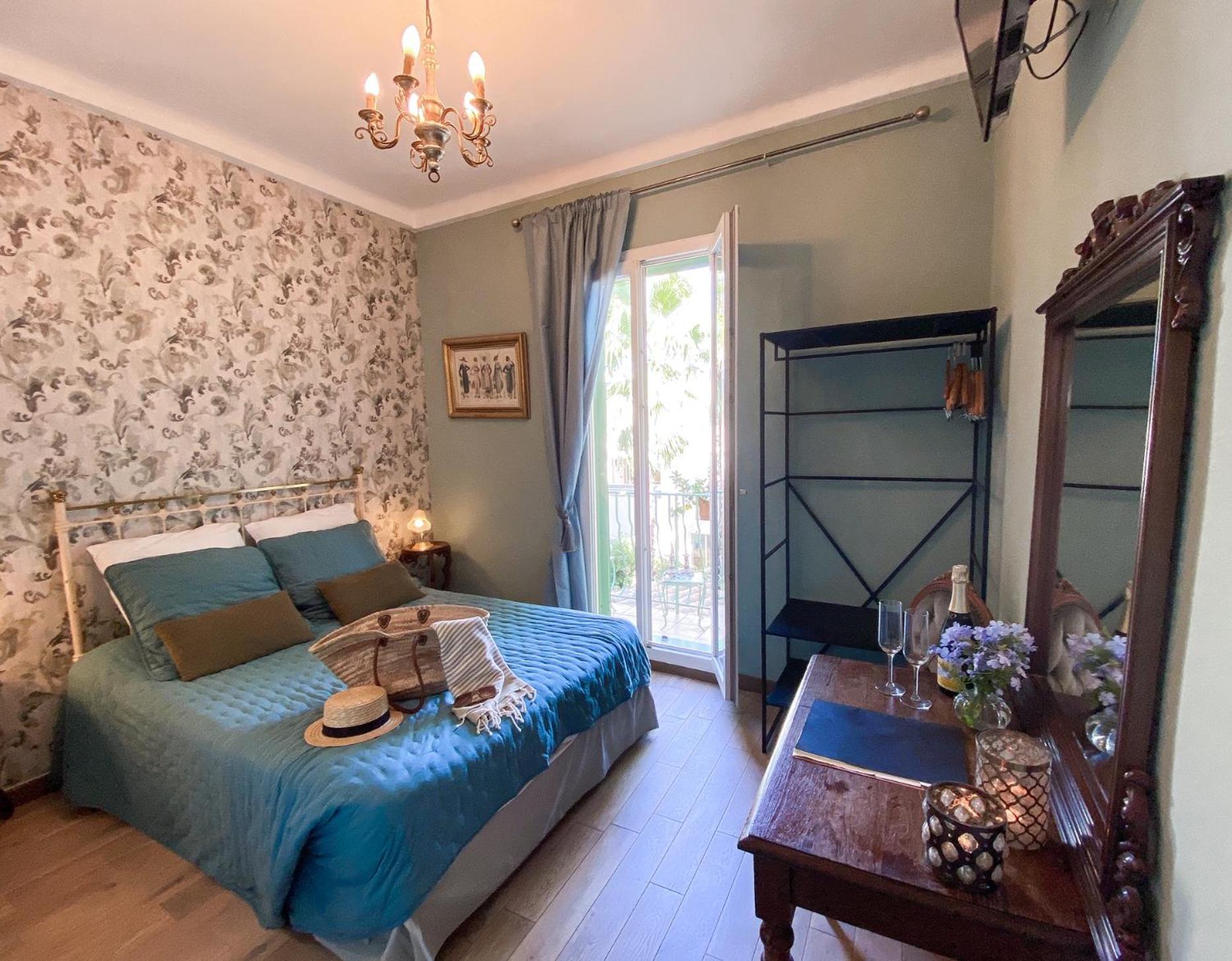 Double Room With Balcony - Garden View