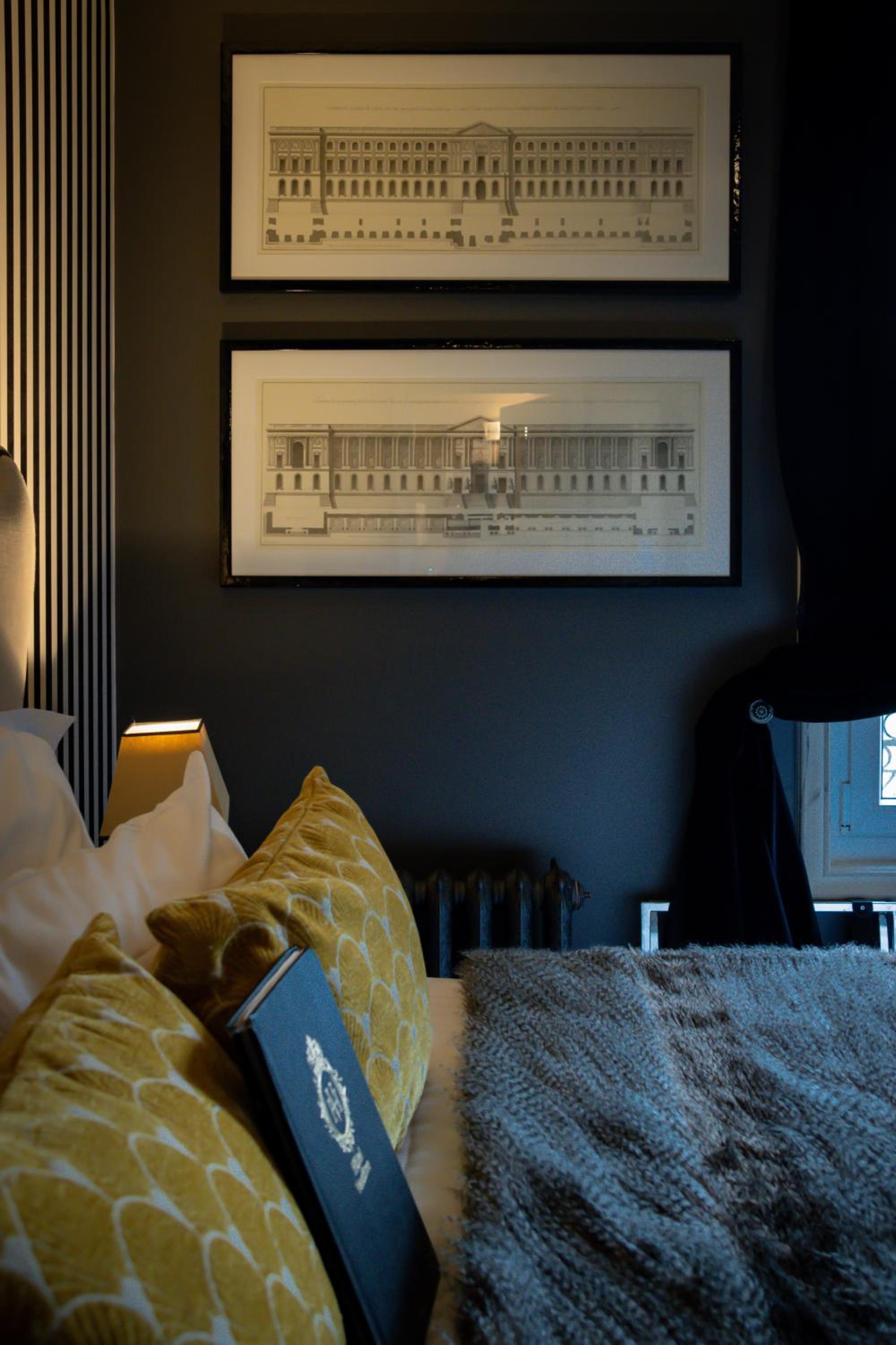 Comfort King Room - Non-Smoking 