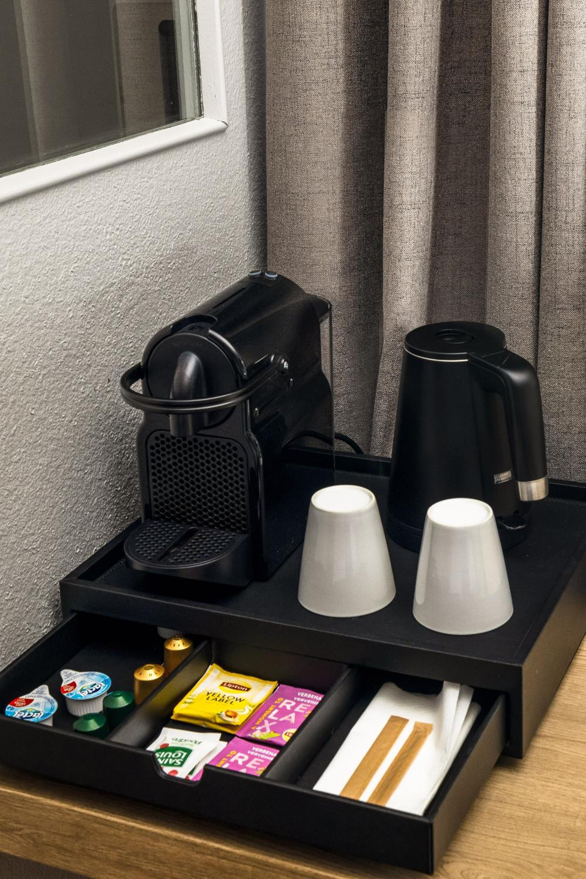 Superior Room - 1 King Bed