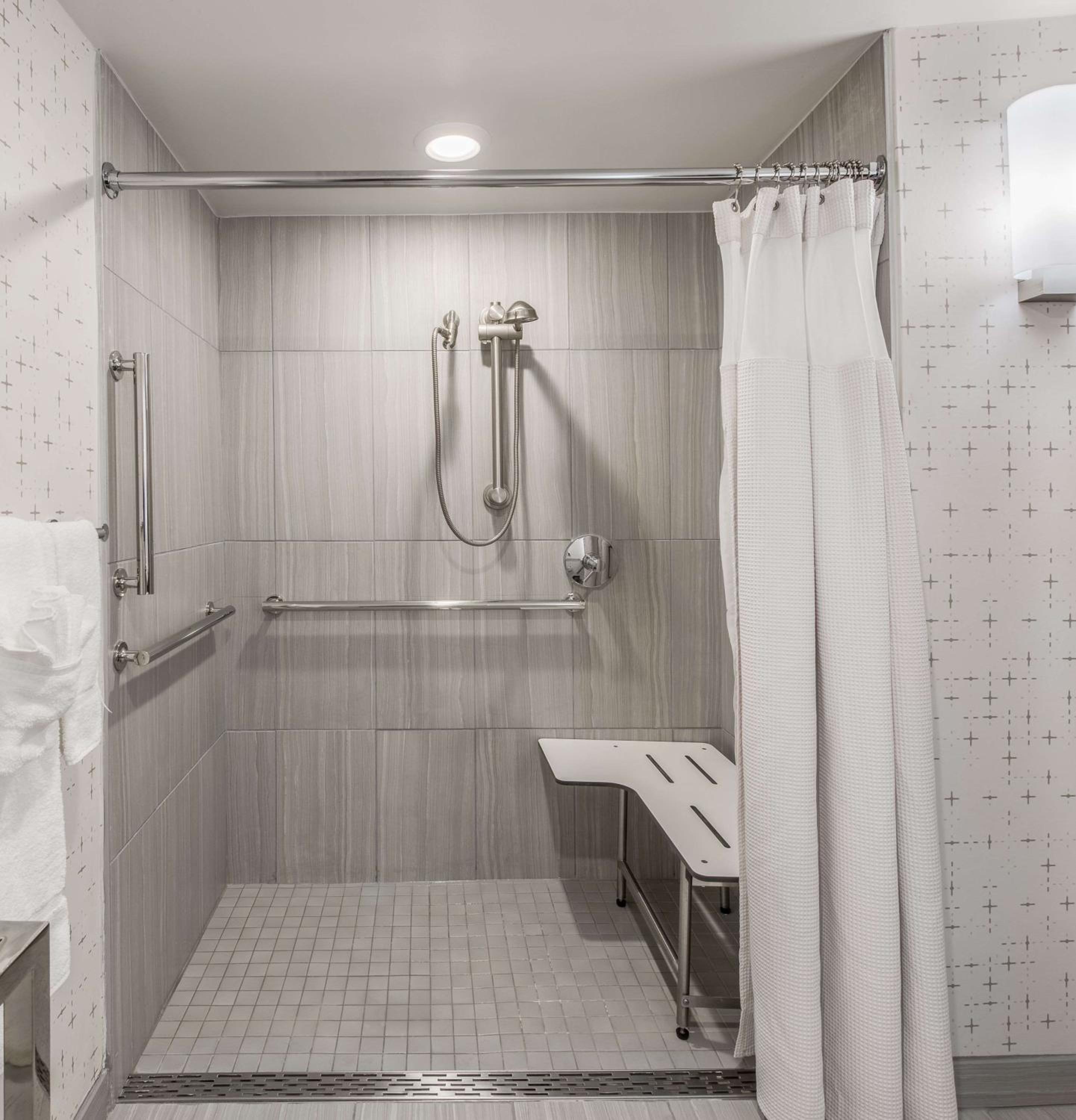 Deluxe King with Roll-In Shower - Mobility Accessible 