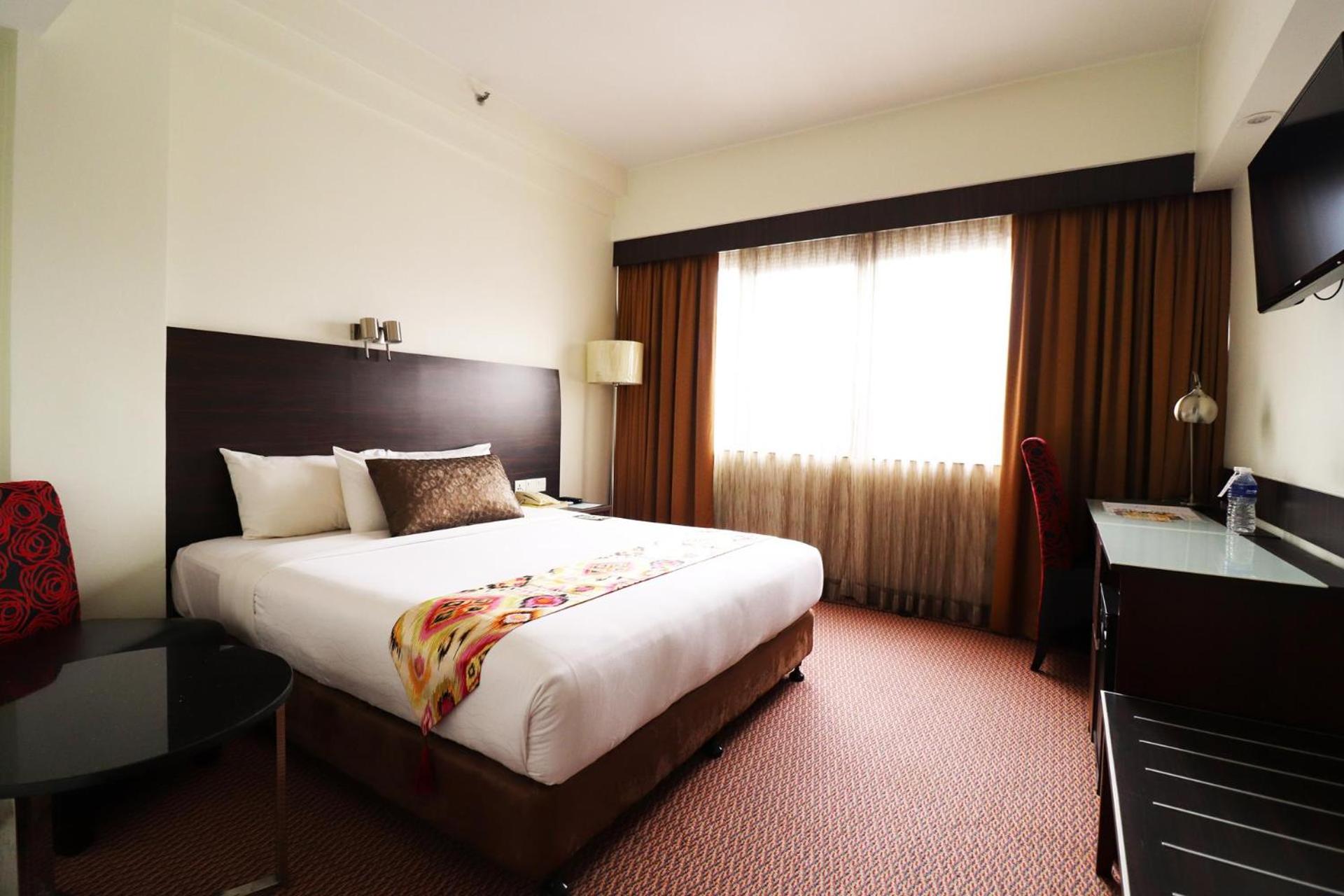 Premium Double Room (City View)