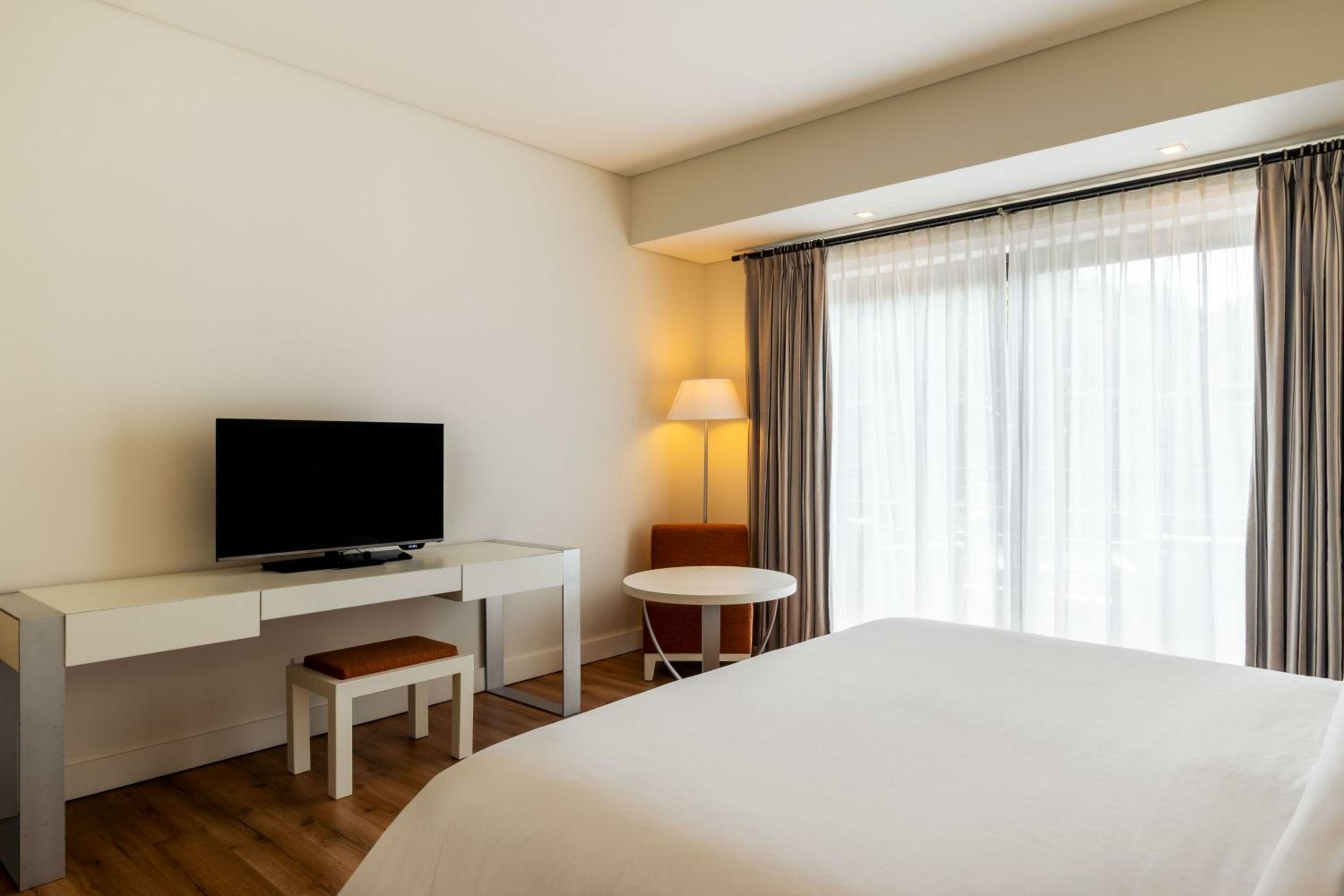 Premium Deluxe Room with Resort View