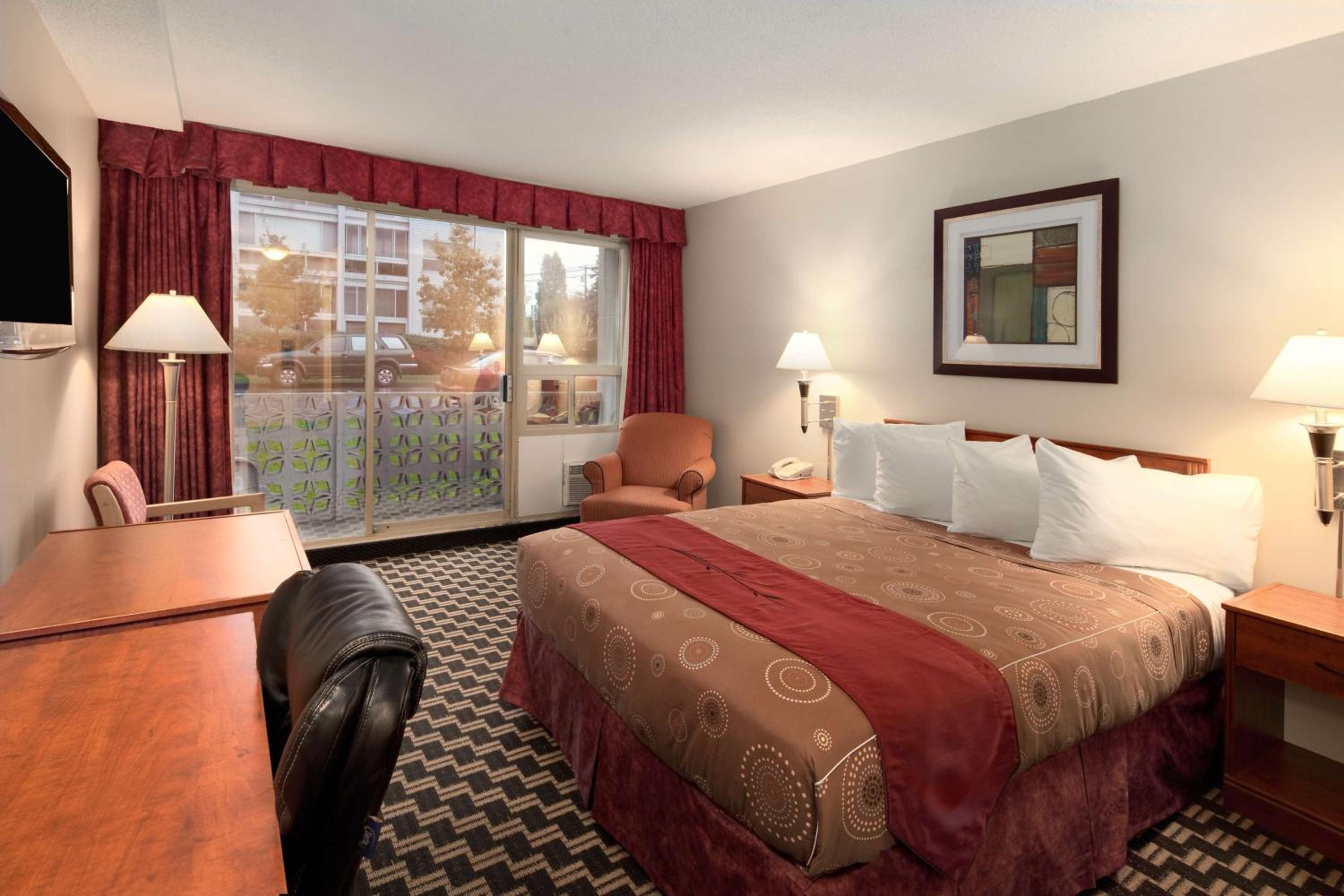 Queen Room - Non-Smoking