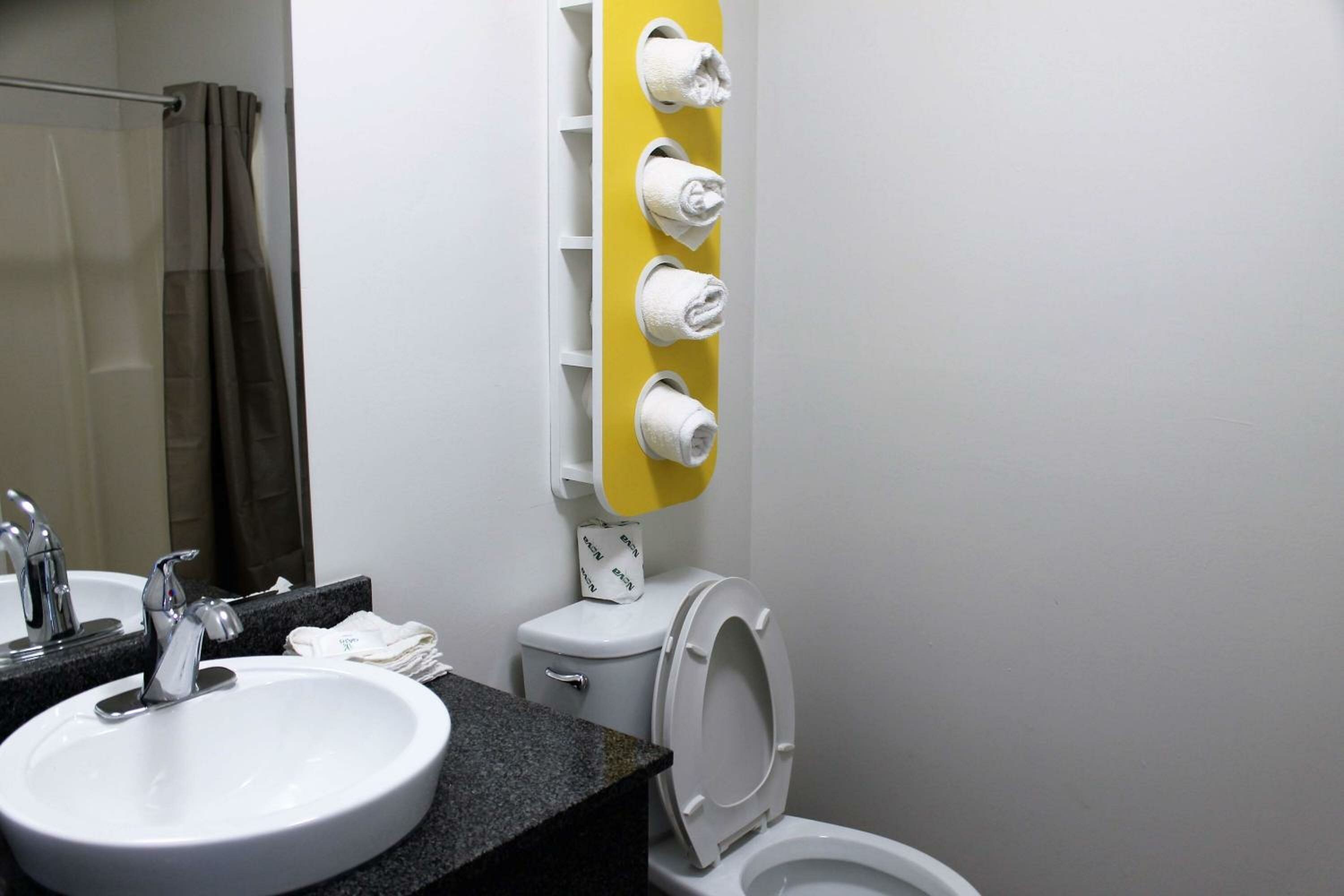 Deluxe King Room - Non-Smoking