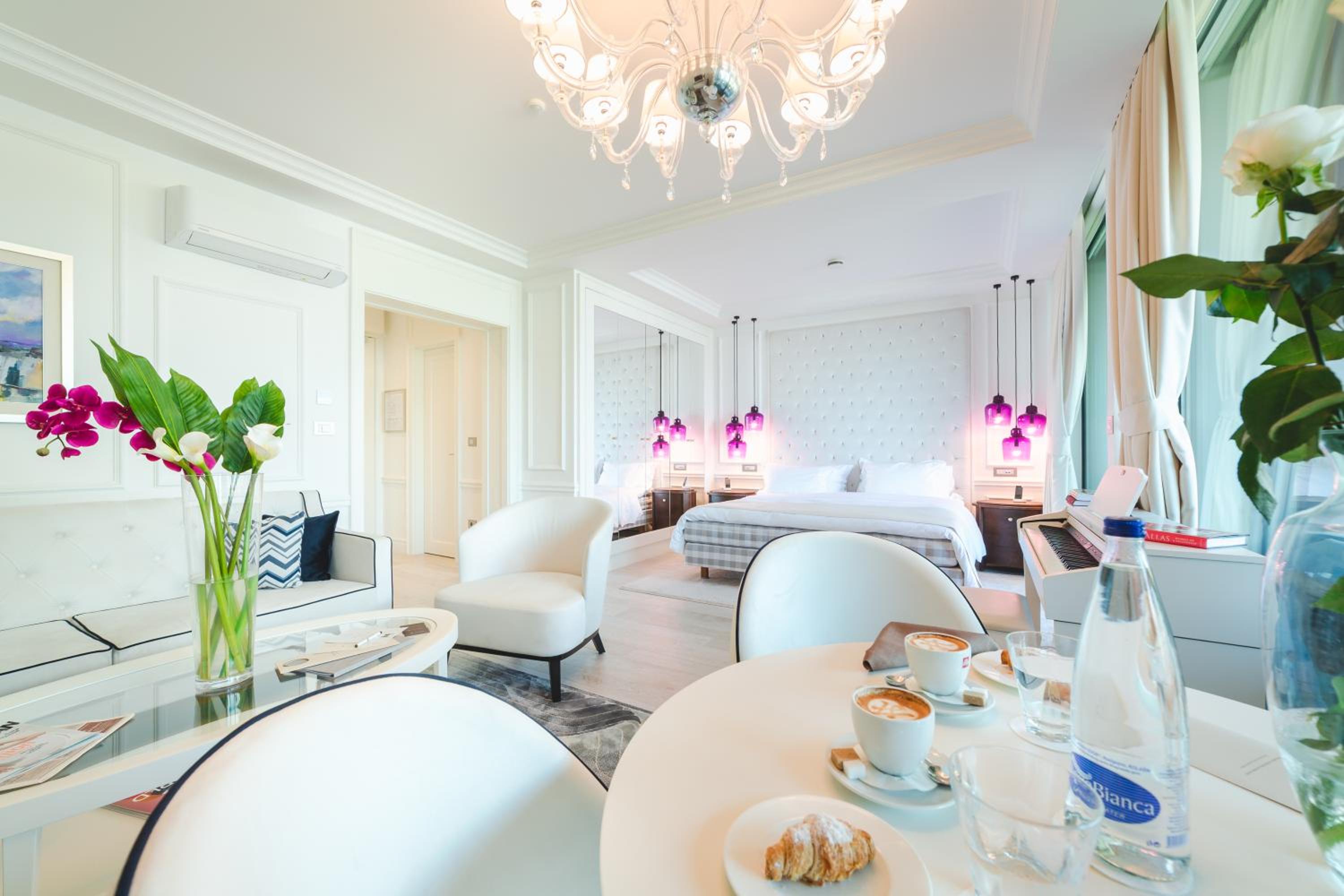 Deluxe Suite with Terrace and Sea View