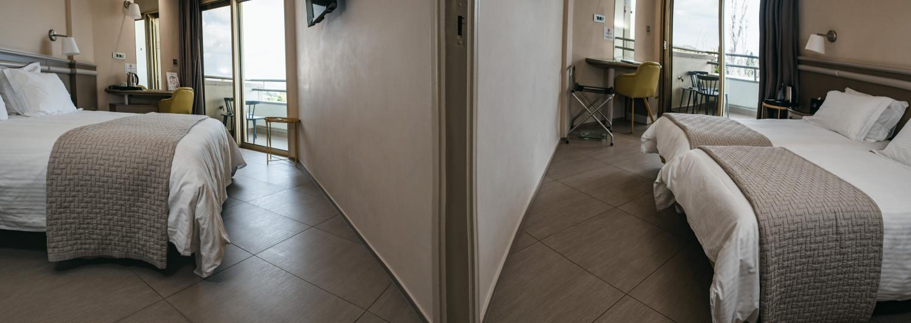 Interconnecting Double or Twin Rooms with Side Sea View