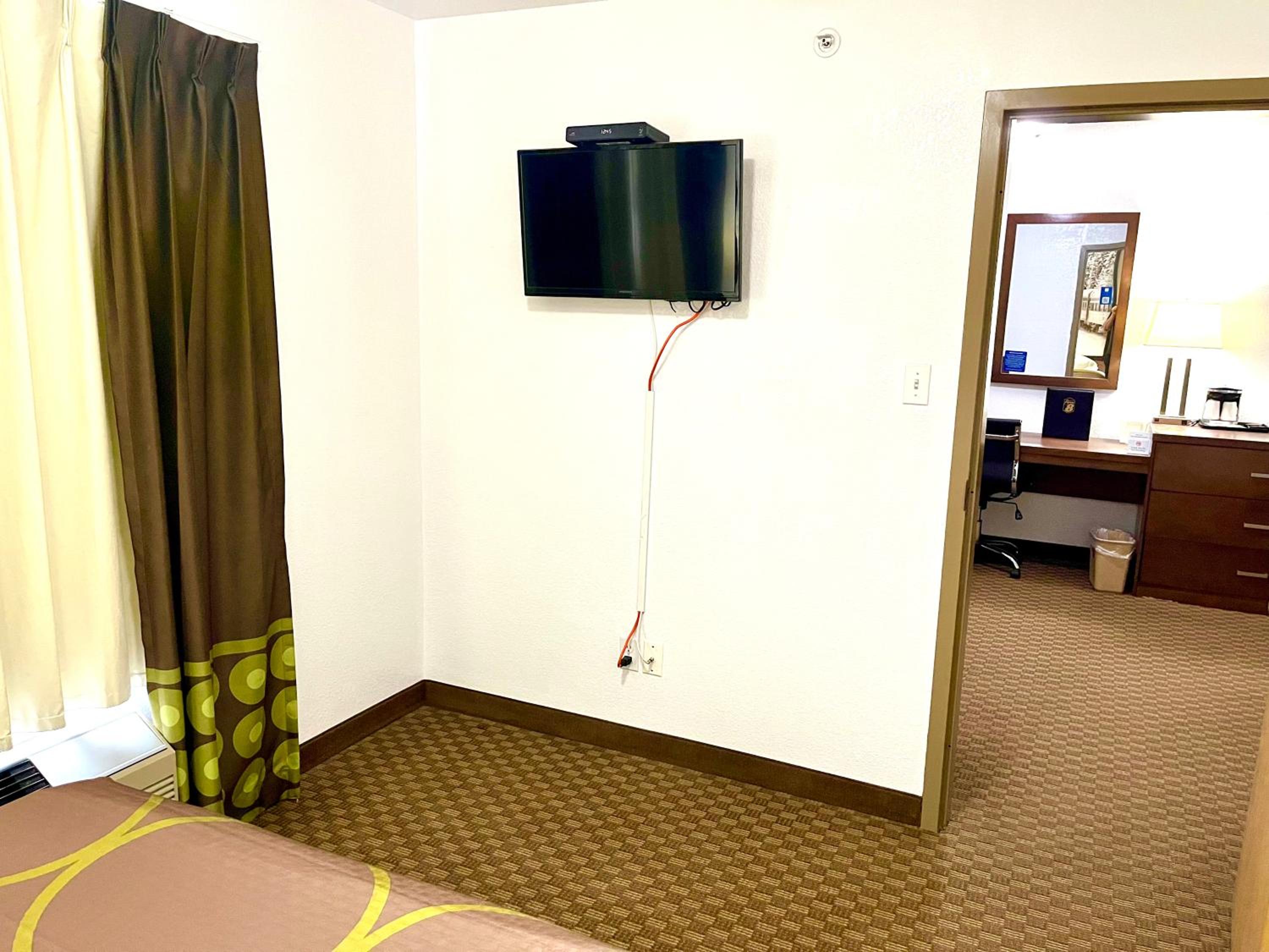 Queen Studio - Non-Smoking