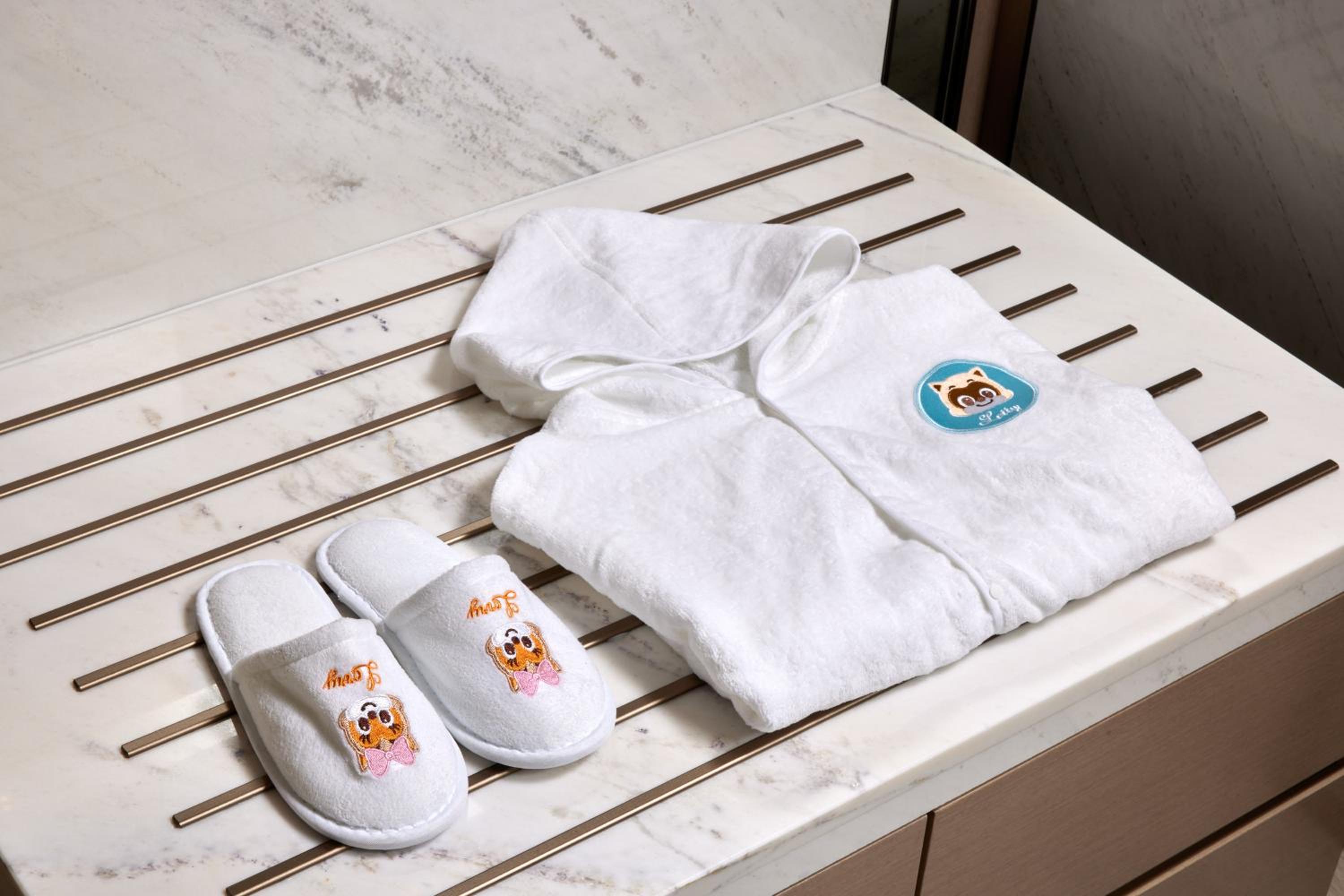 LottyLori Character Family Twin Room